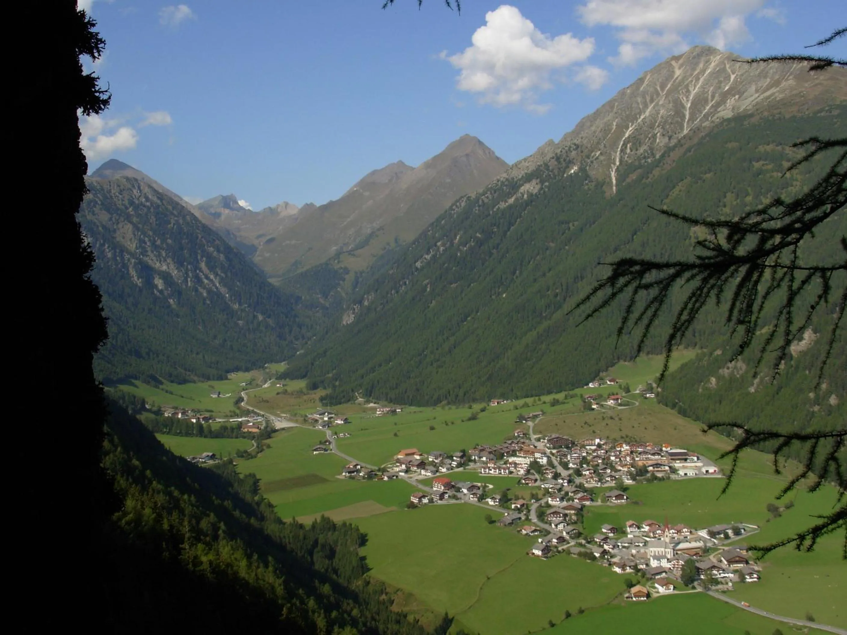 Natural landscape in B&B Hotel Alpenrose Rooms & Apartments