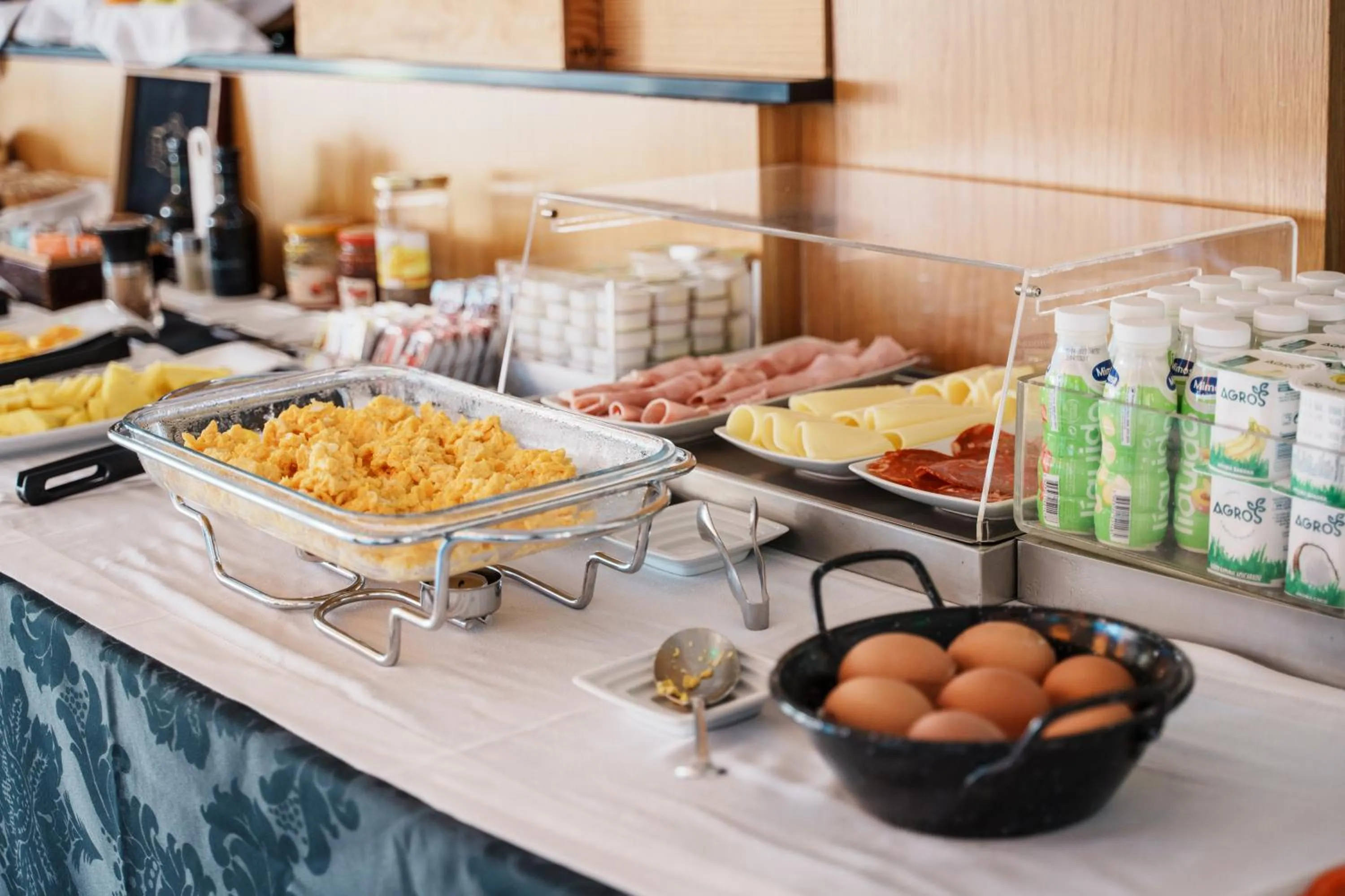 Continental breakfast in Design & Wine Hotel