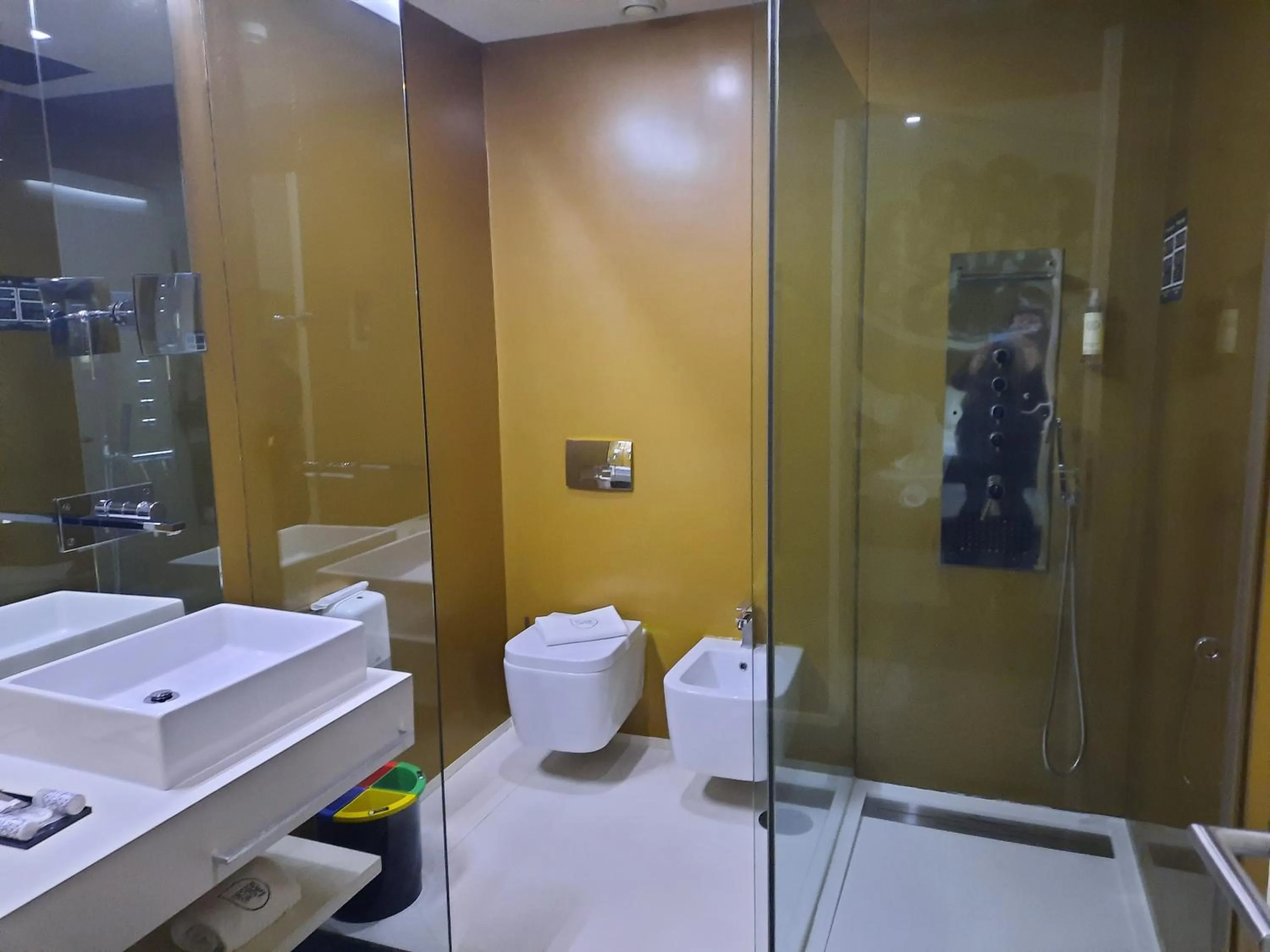 Toilet in Design & Wine Hotel