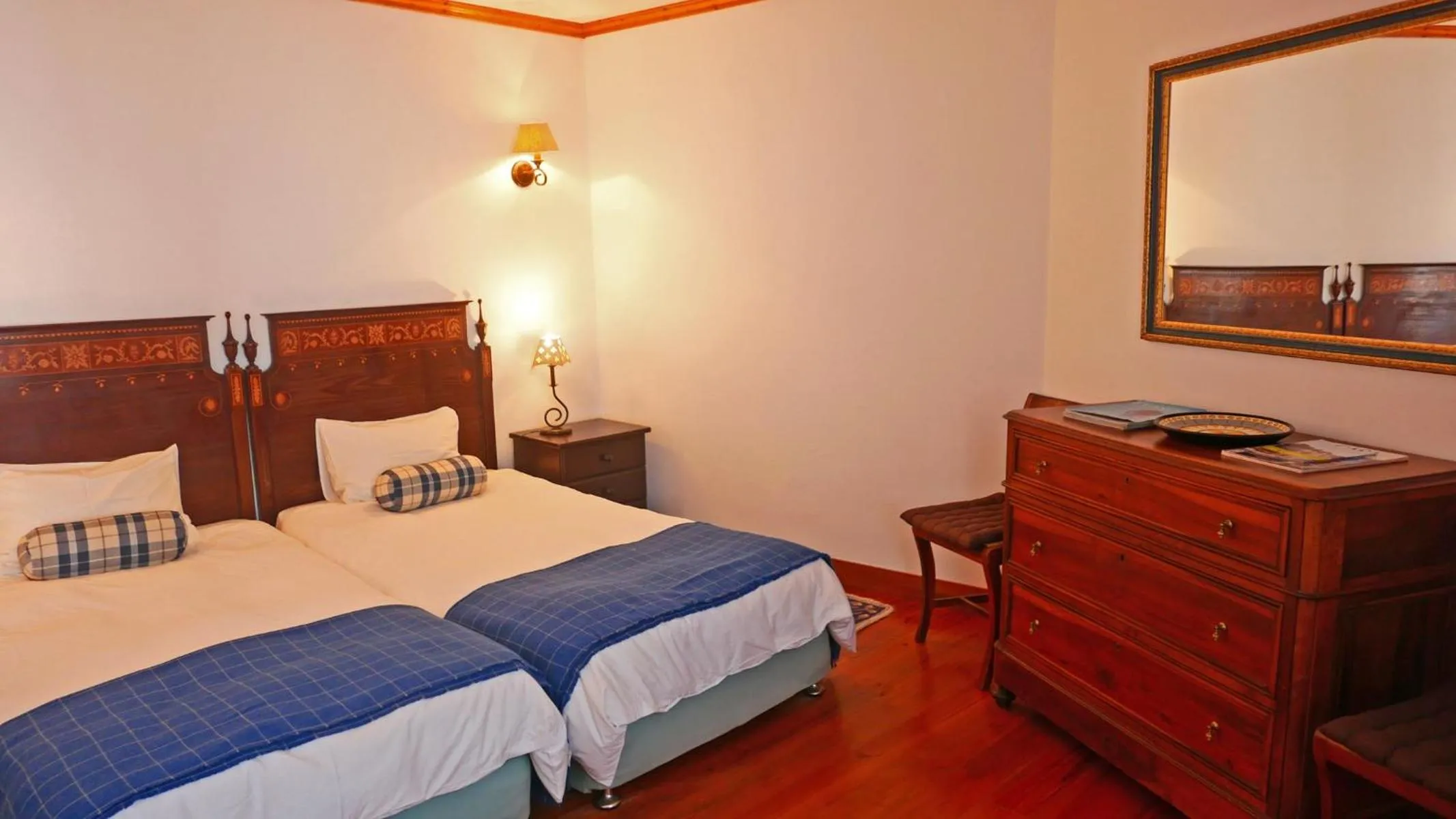 Photo of the whole room, Bed in Quinta da Alcaidaria Mor