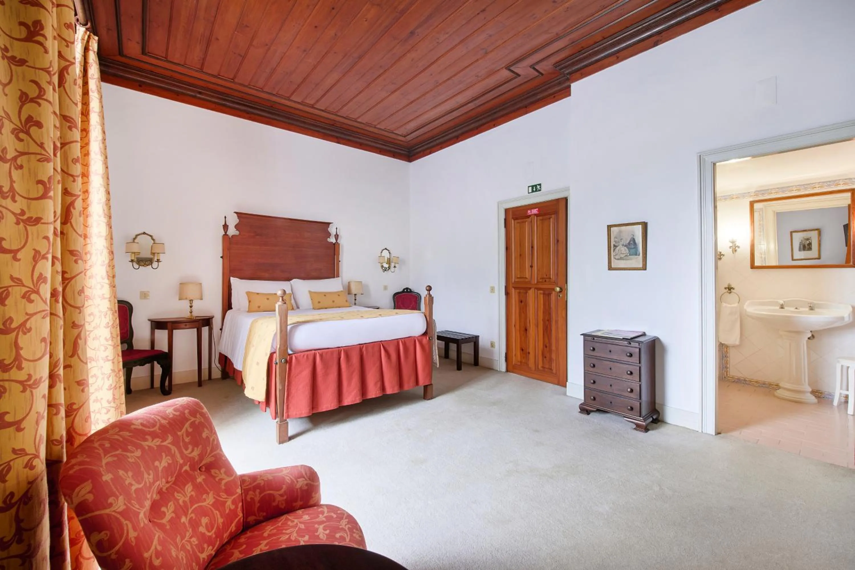 Bedroom, Bed in Quinta da Alcaidaria Mor