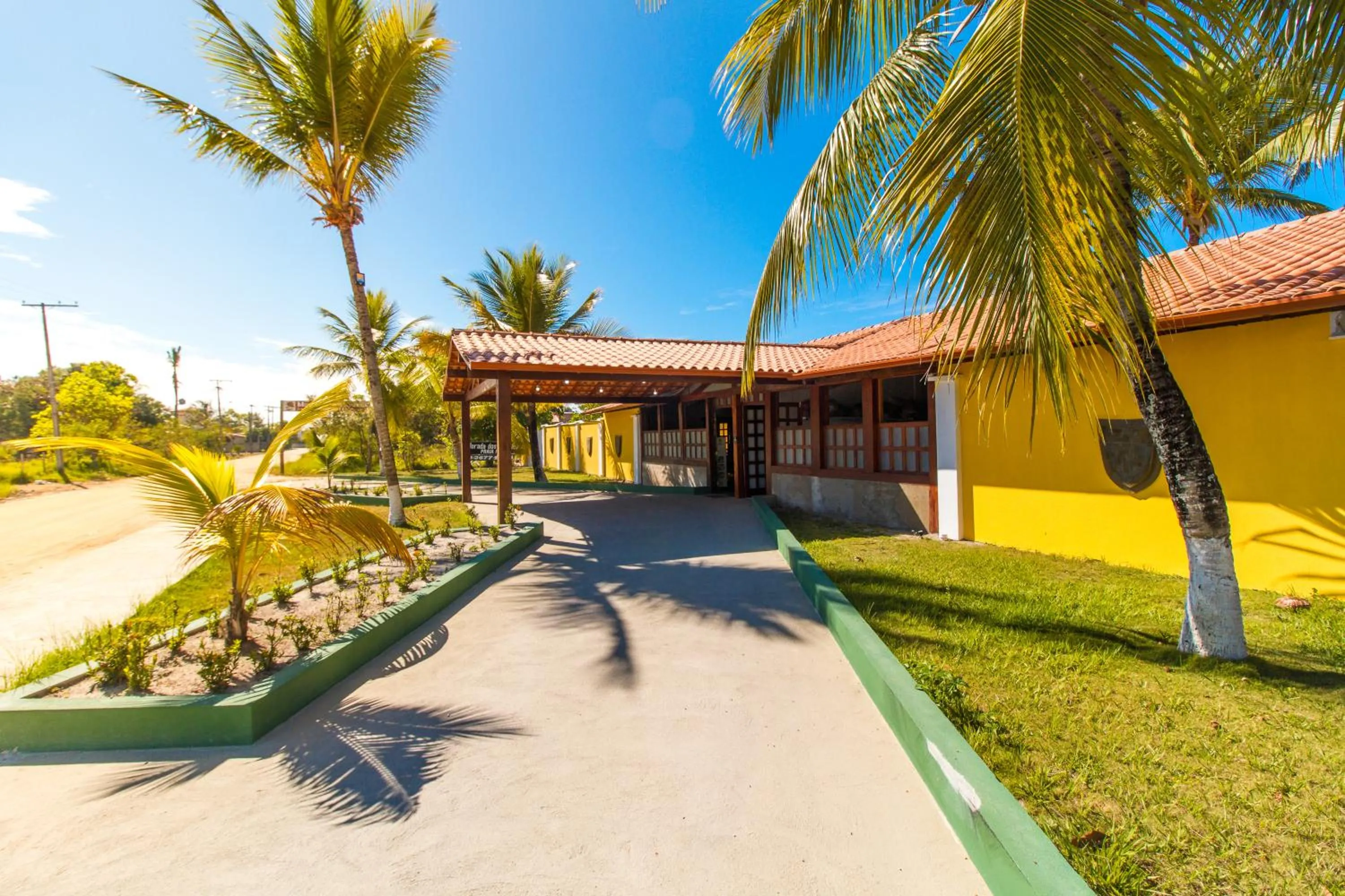 Facade/entrance in Morada dos Coqueiros Praia Hotel
