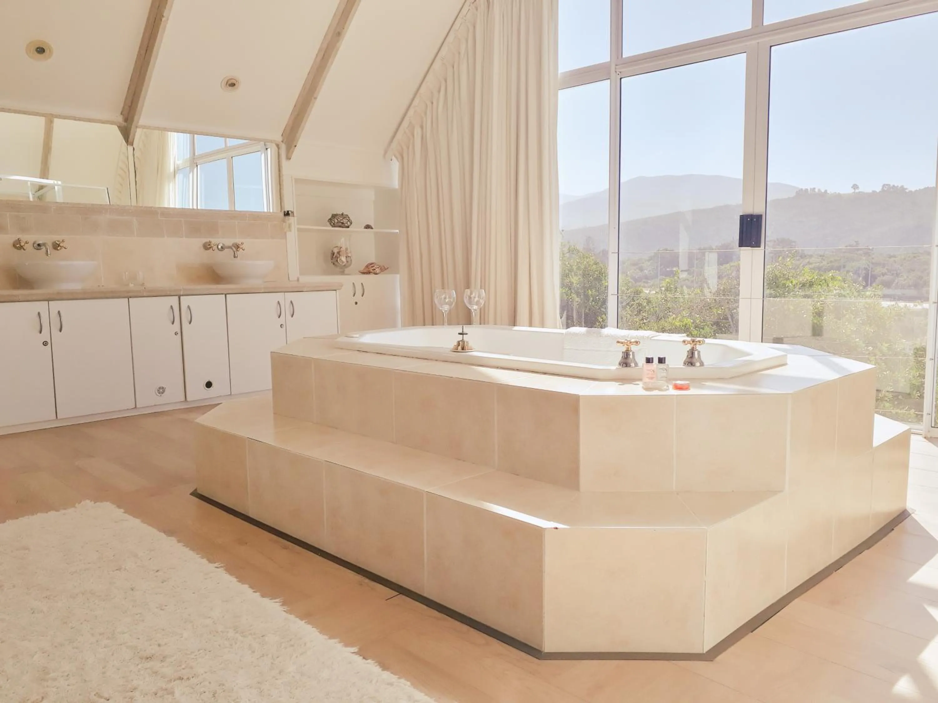 Bathroom in Whales Way Ocean Retreat