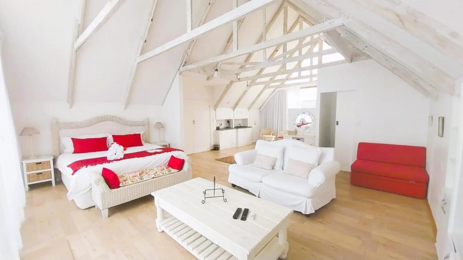 Bed in Whales Way Ocean Retreat