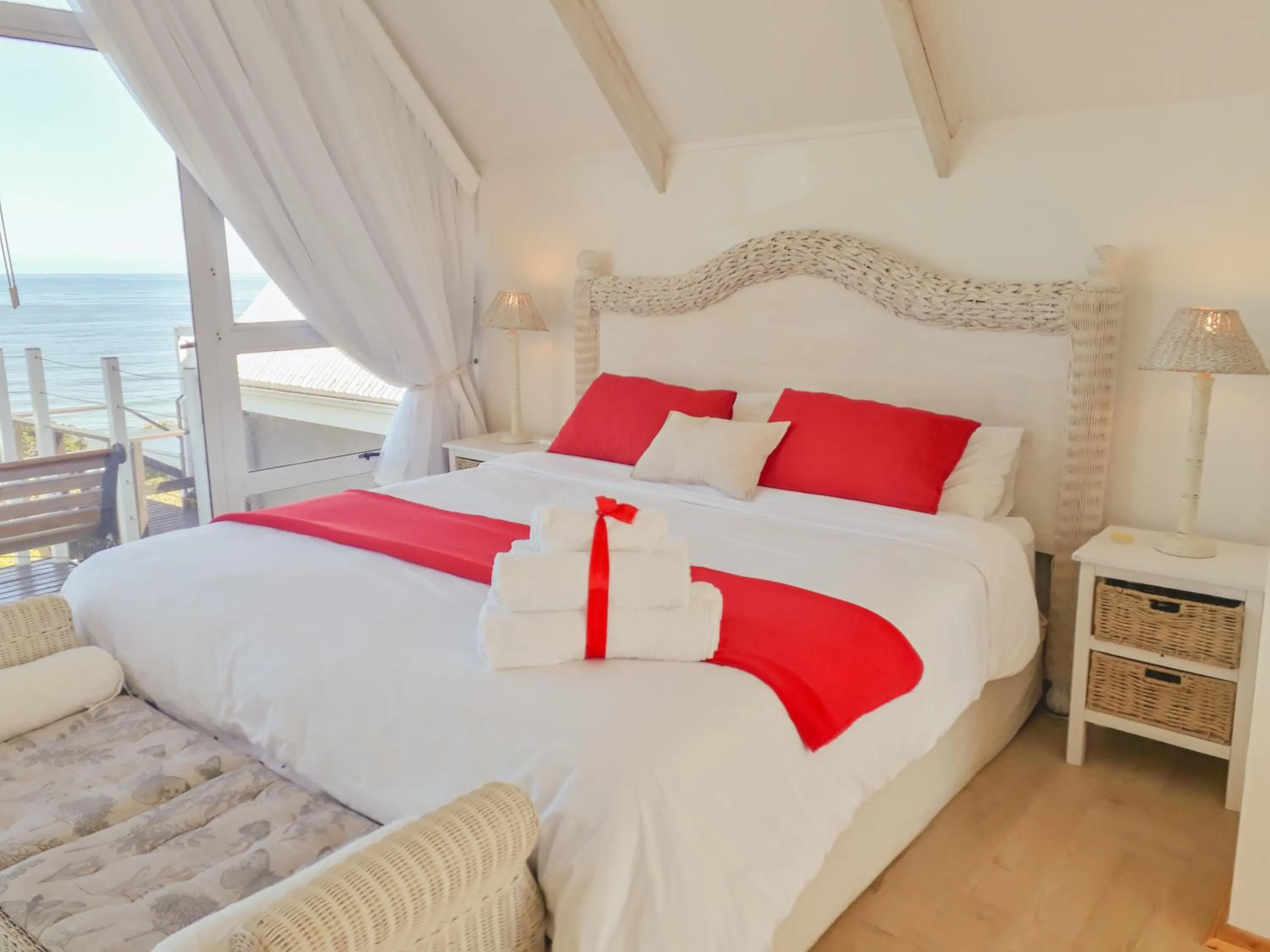 Bed in Whales Way Ocean Retreat