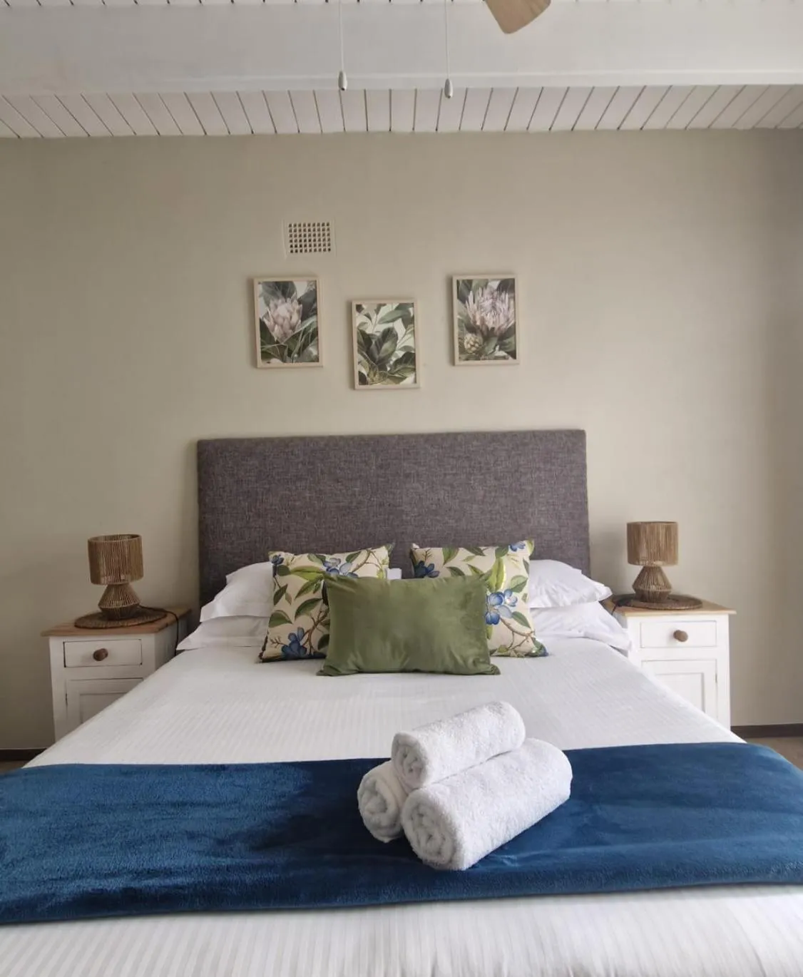 Bed in Whales Way Ocean Retreat