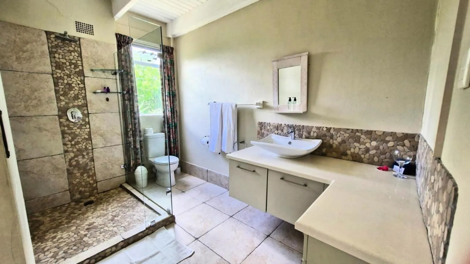 Bathroom in Whales Way Ocean Retreat