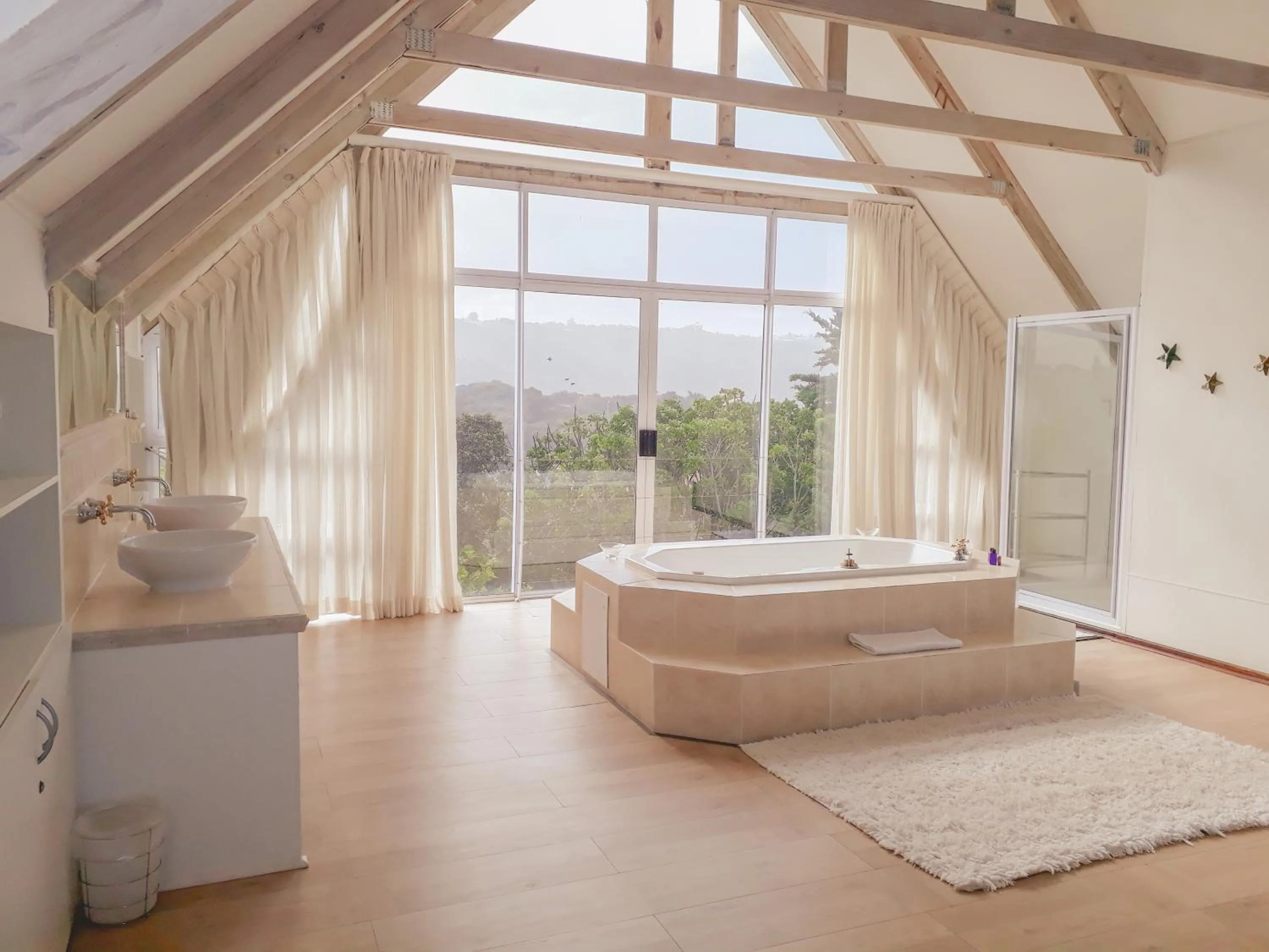 Bathroom in Whales Way Ocean Retreat