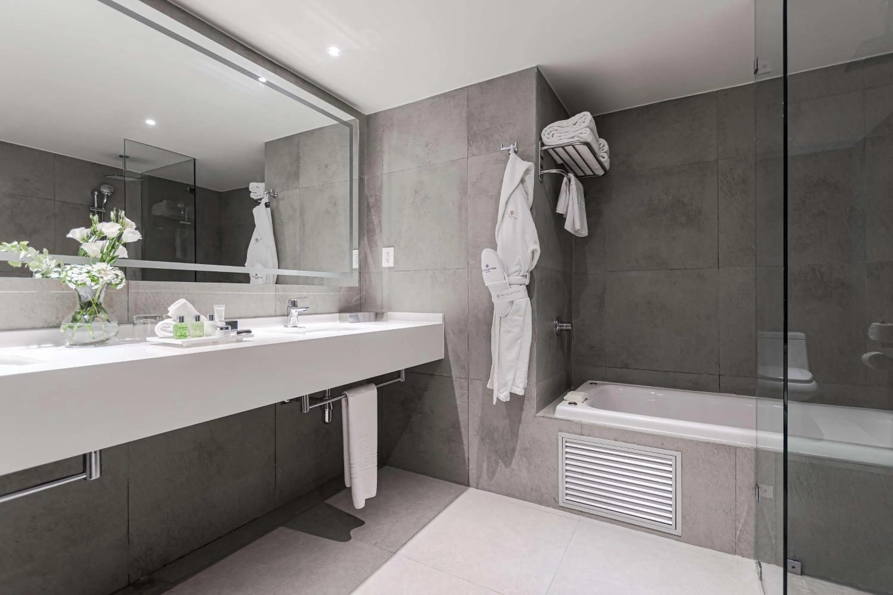 Bathroom in NH Collection Merida Paseo Montejo