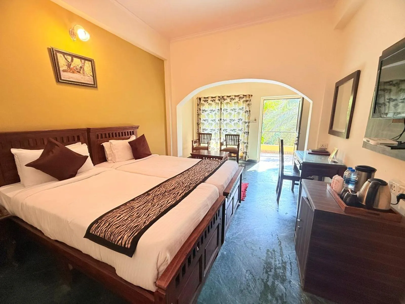 Guests, Bed in Raj Palace Resort