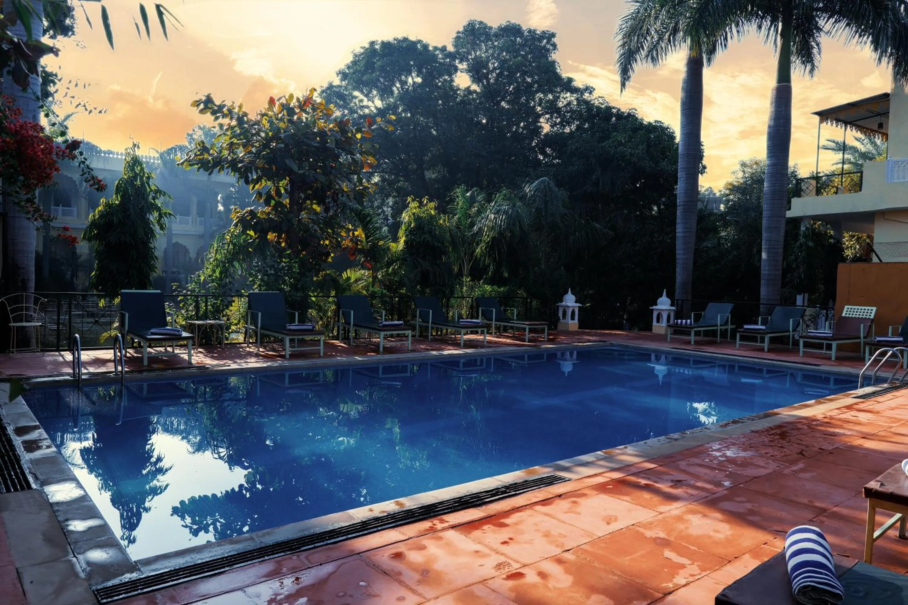 Swimming pool in Raj Palace Resort