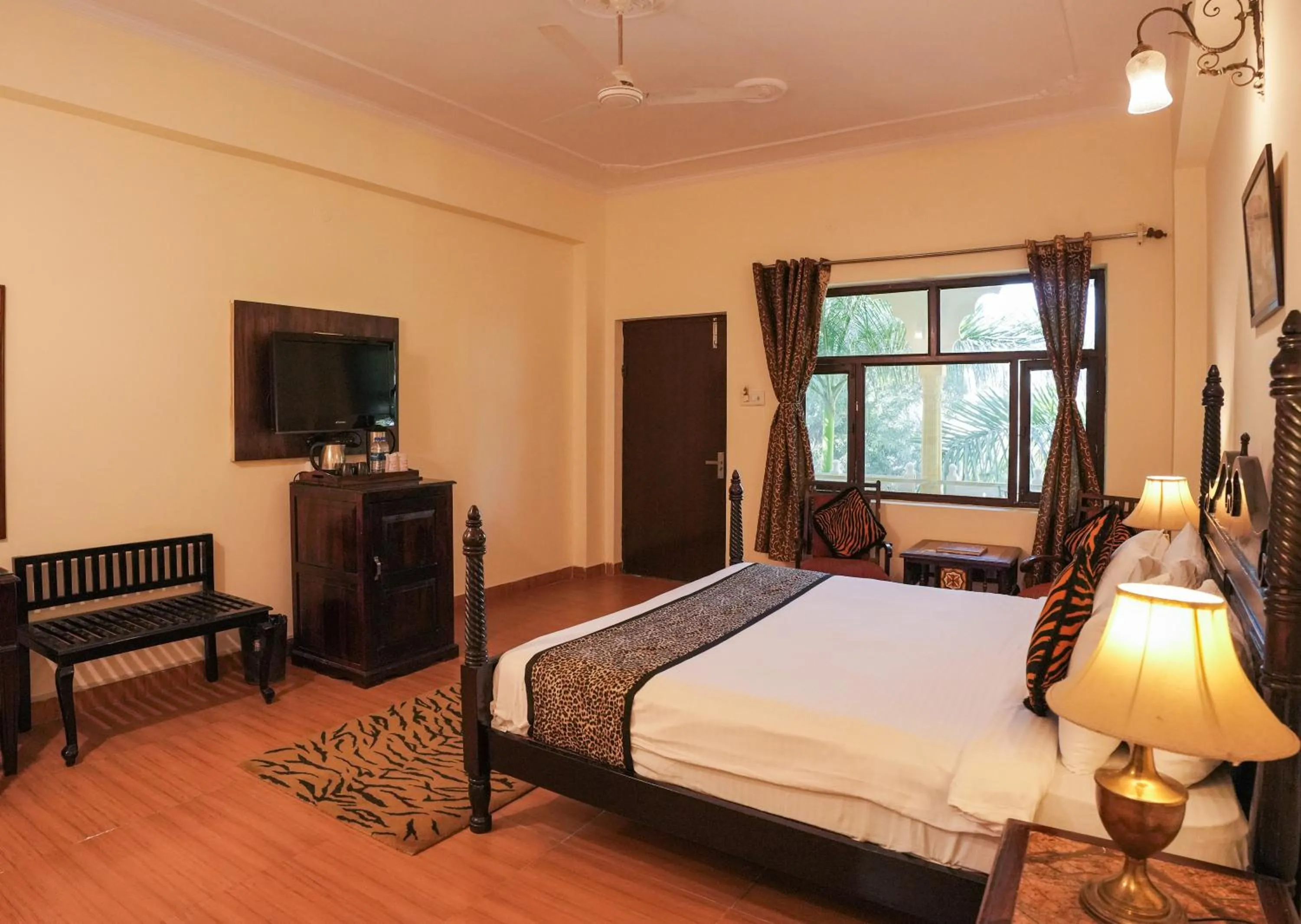Guests, Bed in Raj Palace Resort