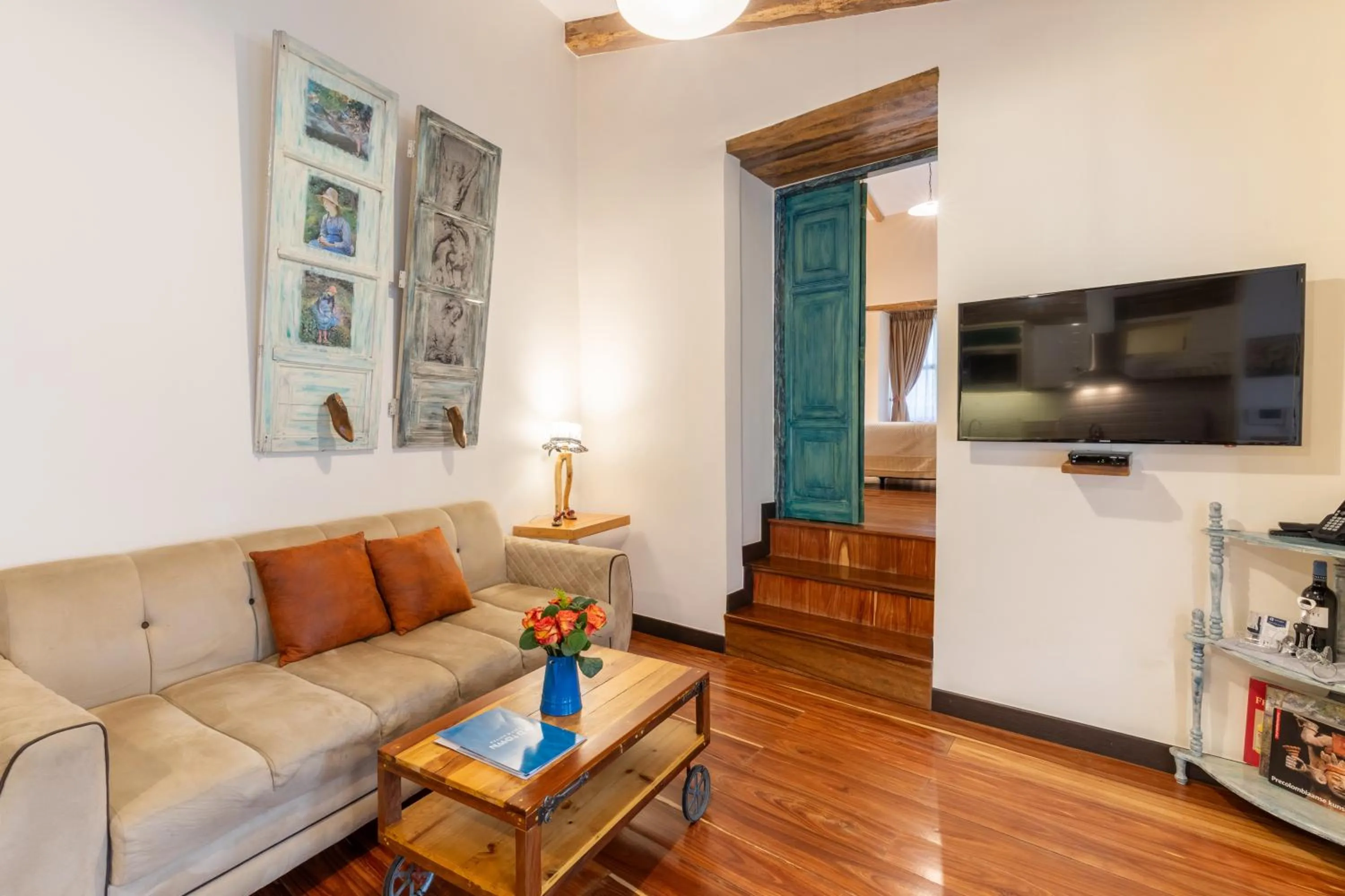 Living room in Old Town Quito Suites, Heritage Hotel, Historic center