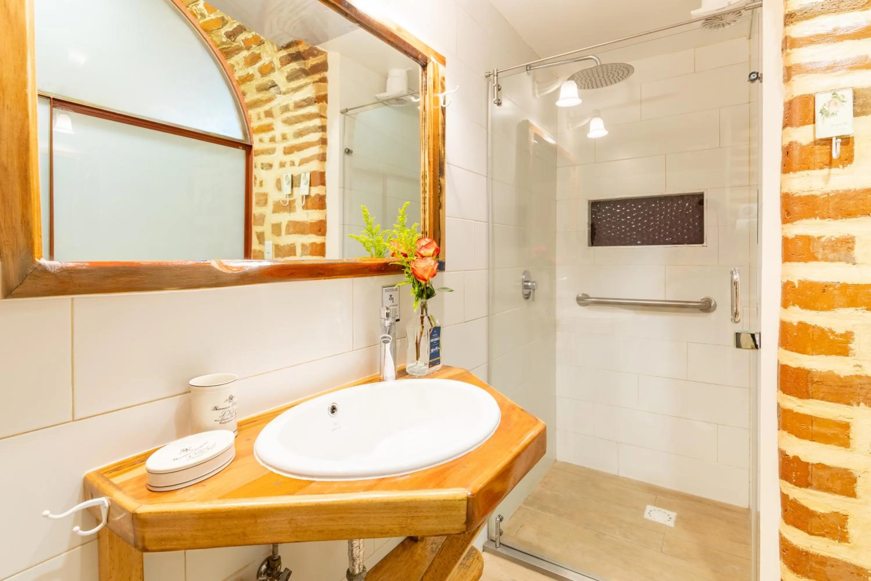 Shower in Old Town Quito Suites, Heritage Hotel, Historic center