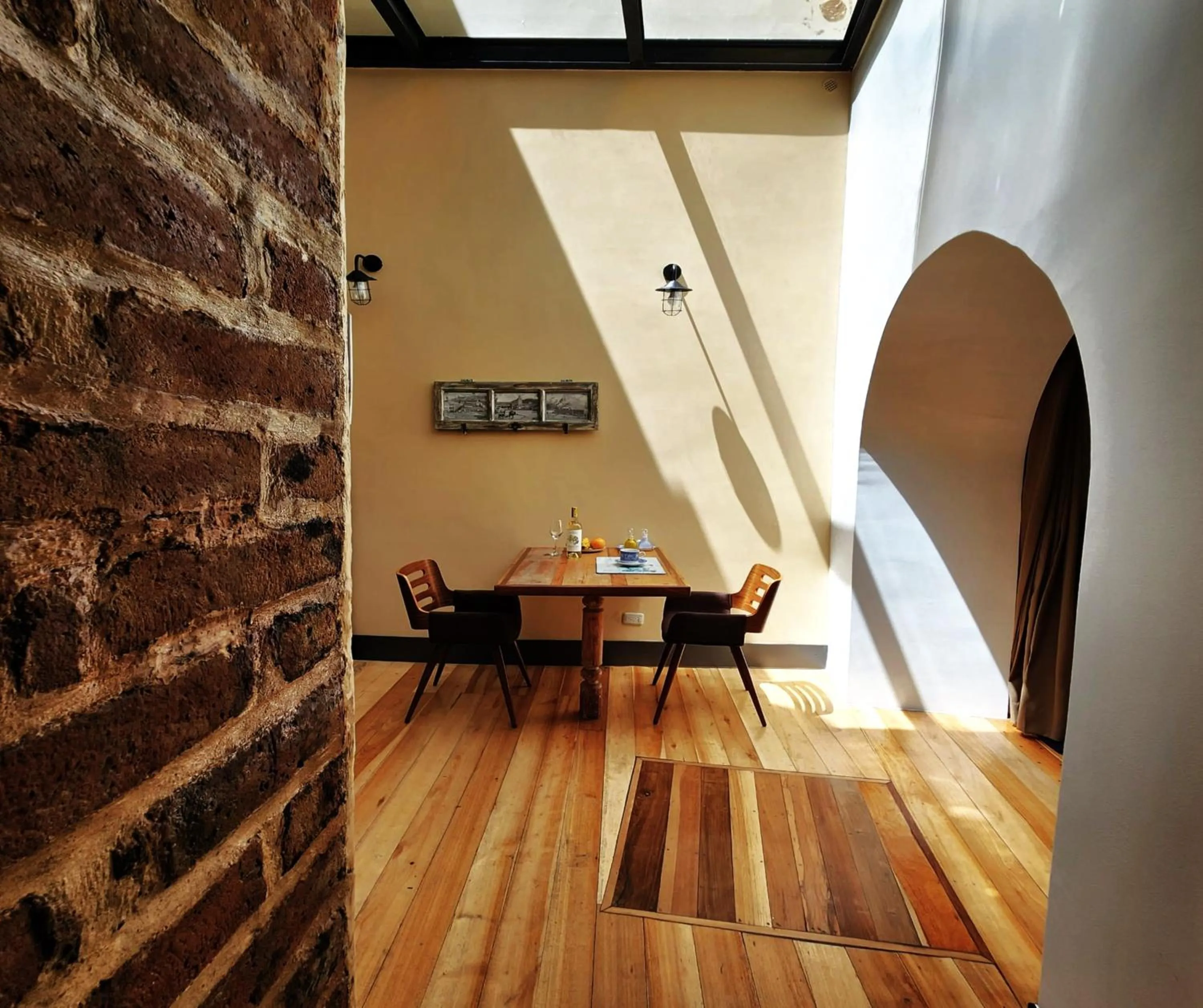 Dining area in Old Town Quito Suites, Heritage Hotel, Historic center