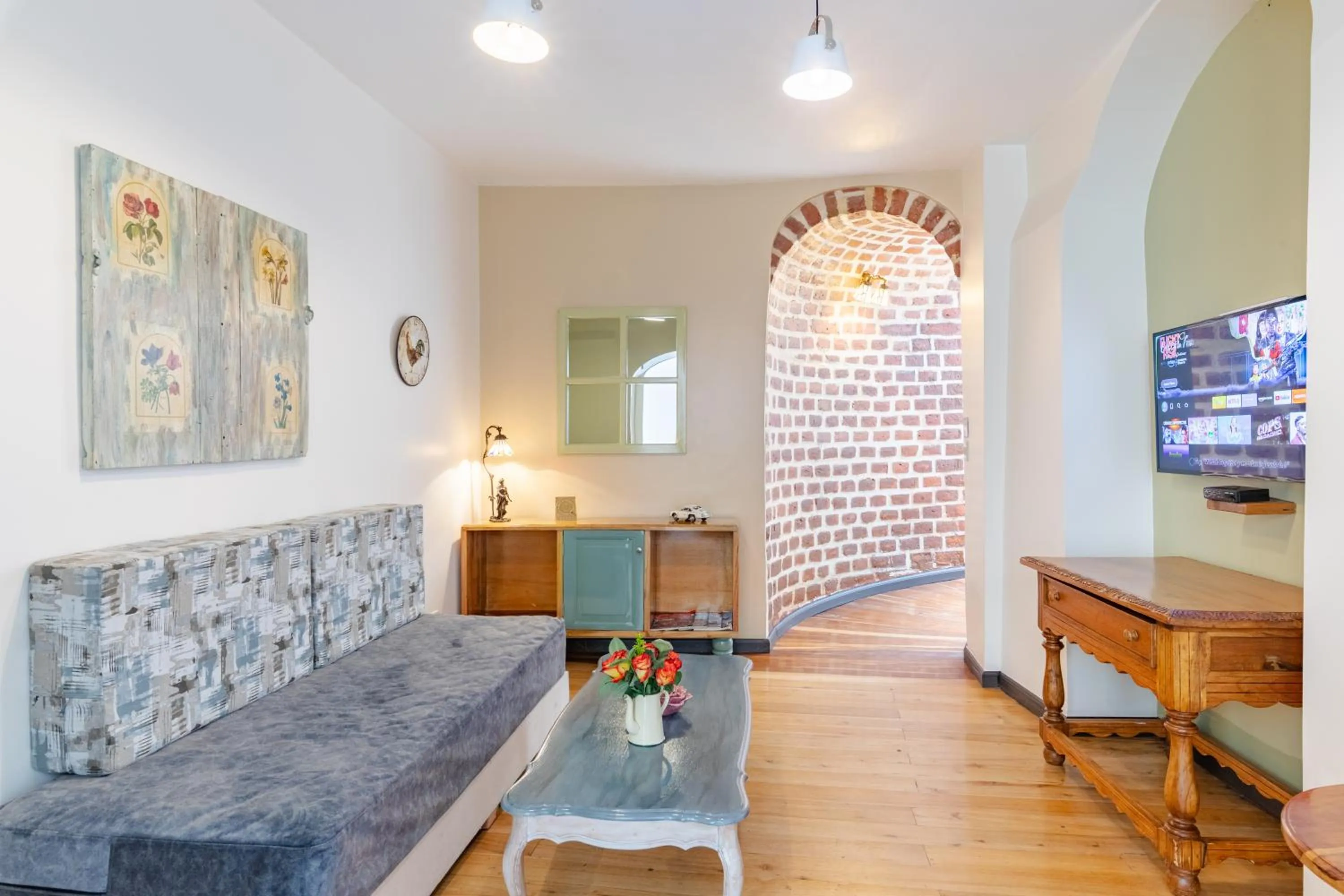 TV and multimedia in Old Town Quito Suites, Heritage Hotel, Historic center