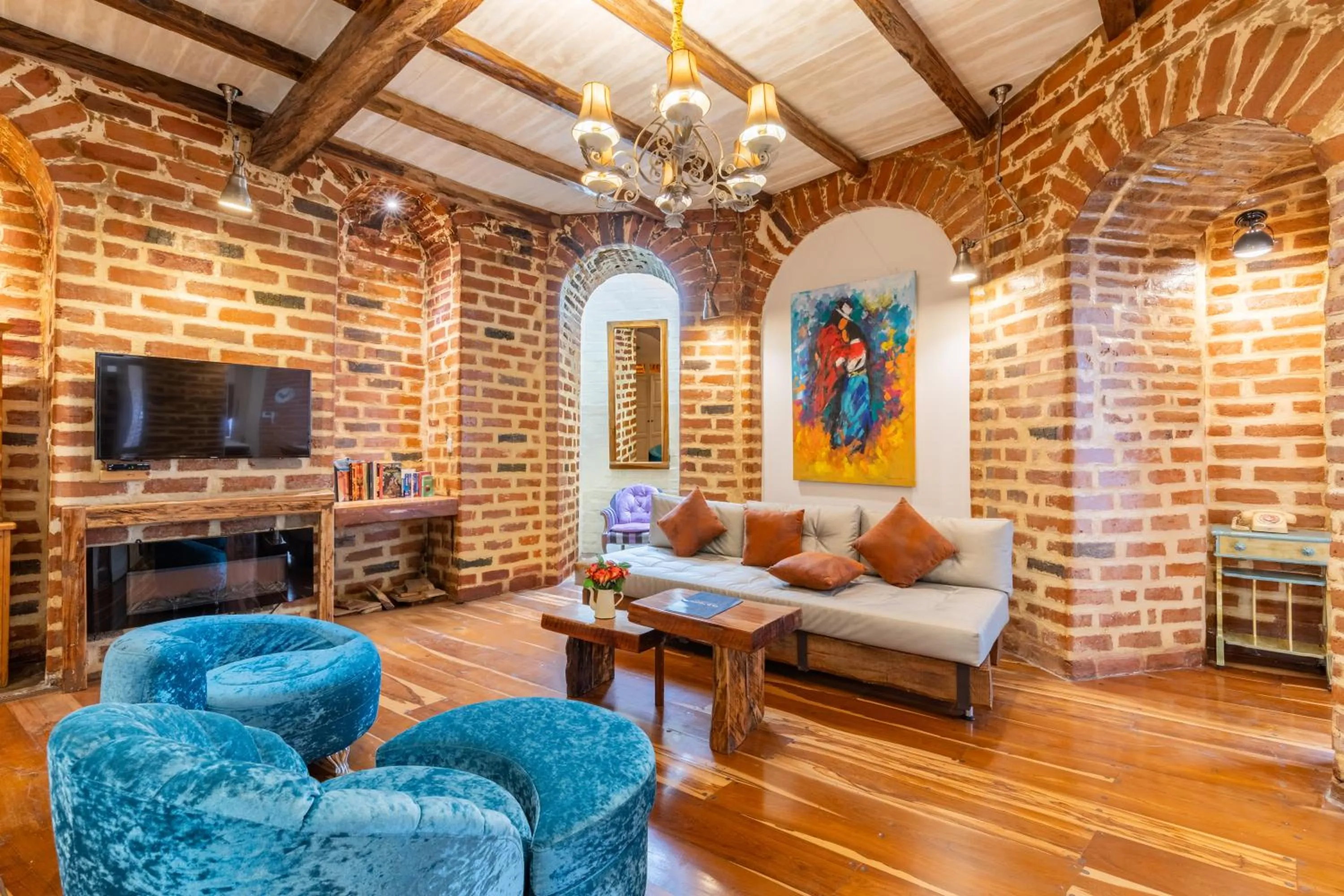 TV and multimedia in Old Town Quito Suites, Heritage Hotel, Historic center