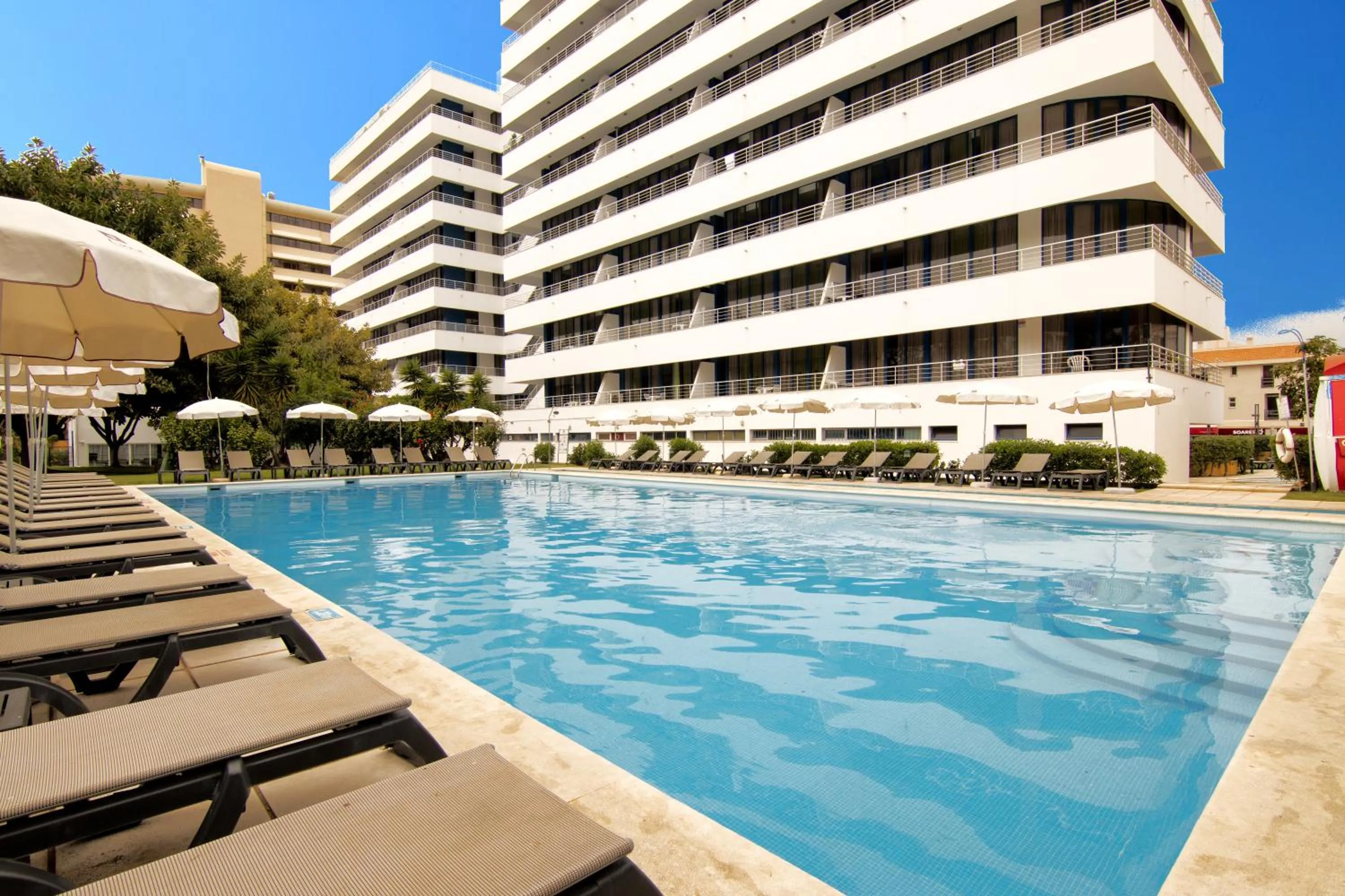 Swimming pool in The Navigator - Olympus Marina
