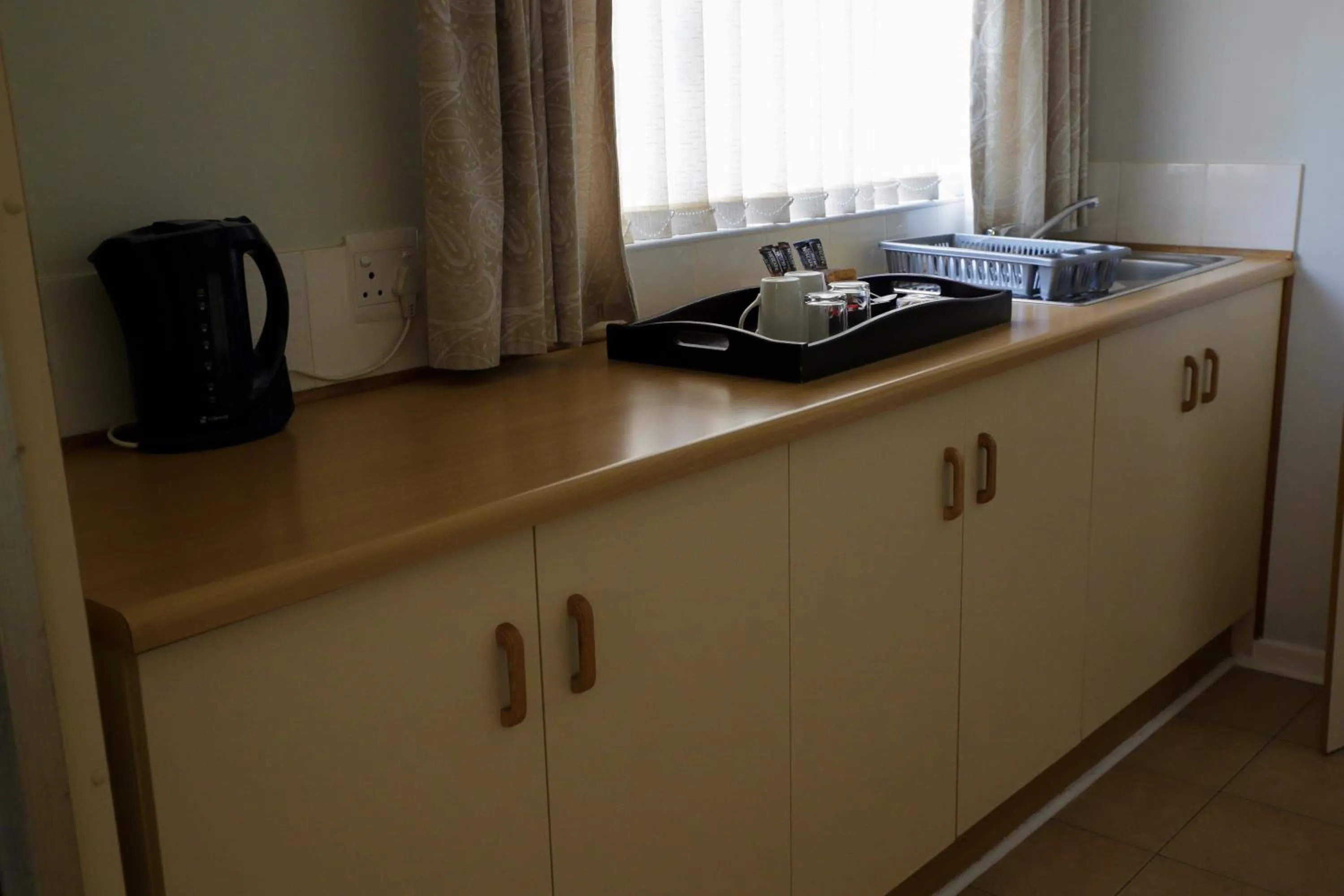 Twins Guesthouse NO LOAD SHEDDING