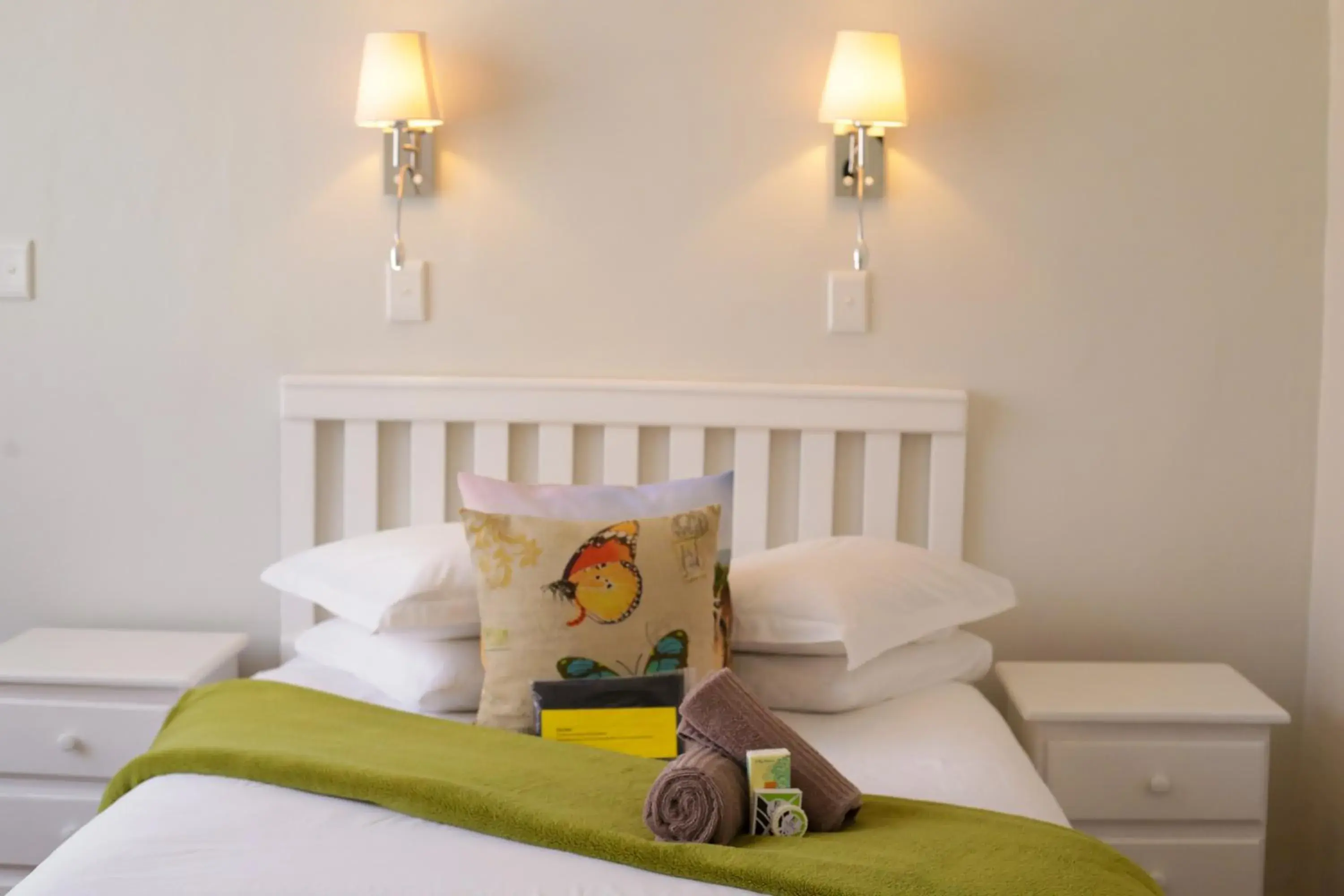 Double or Twin Room with Private Bathroom in Twins Guesthouse NO LOAD SHEDDING Double or Twin Room with Private Bathroom in Twins Guesthouse NO LOAD SHEDDING