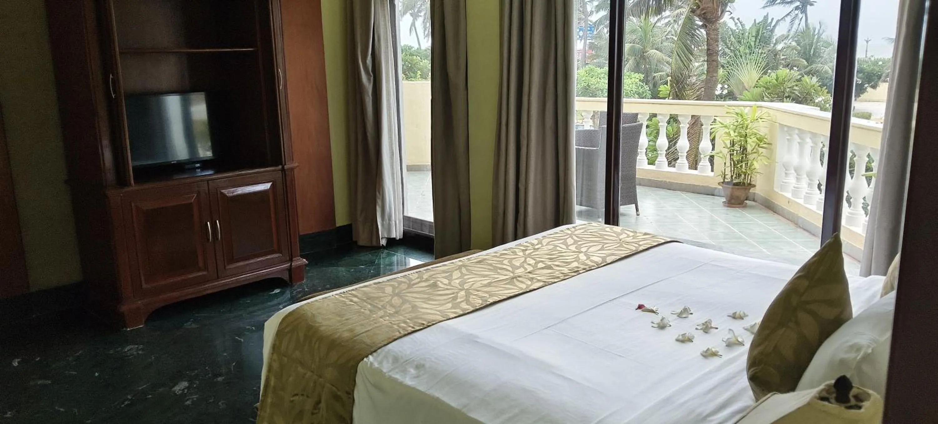 Bed in The Hans Coco Palms