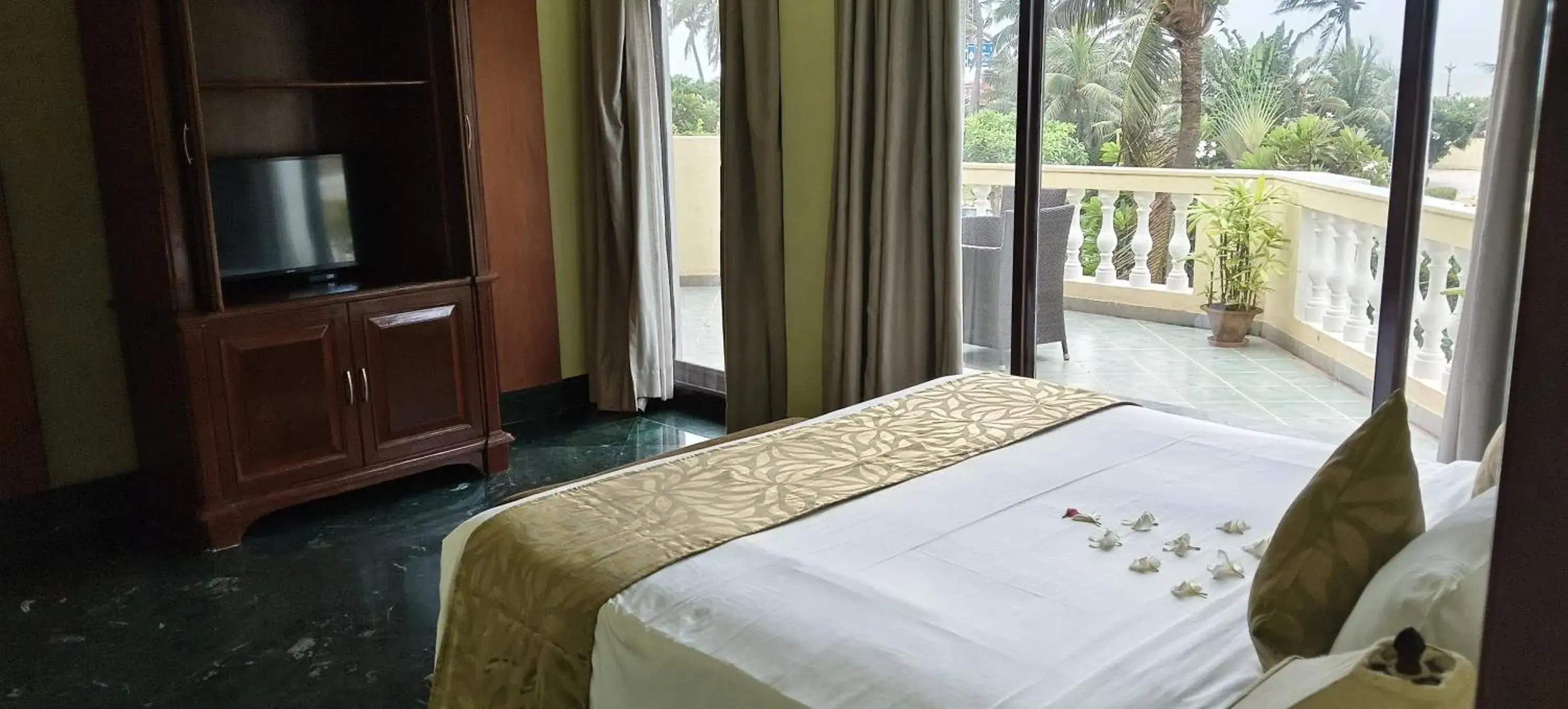 Deluxe Suite with Sea View in The Hans Coco Palms Deluxe Suite with Sea View in The Hans Coco Palms