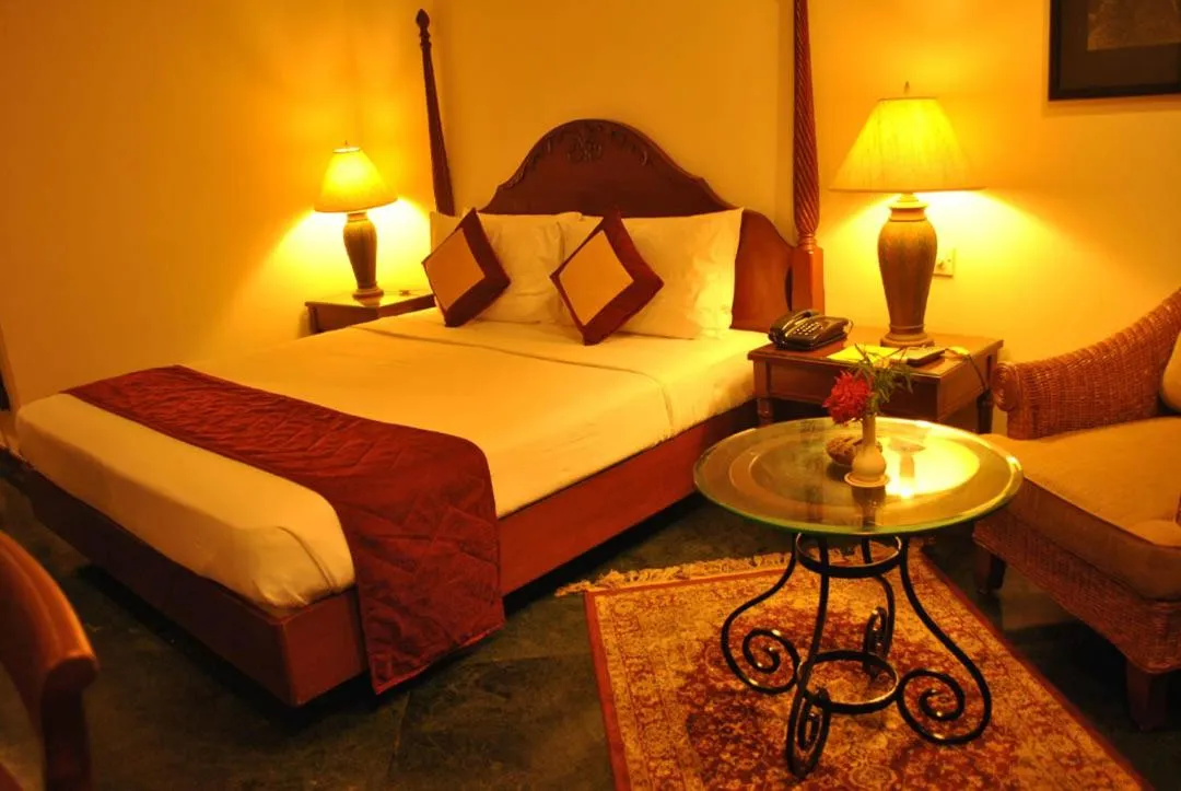 Photo of the whole room, Bed in The Hans Coco Palms