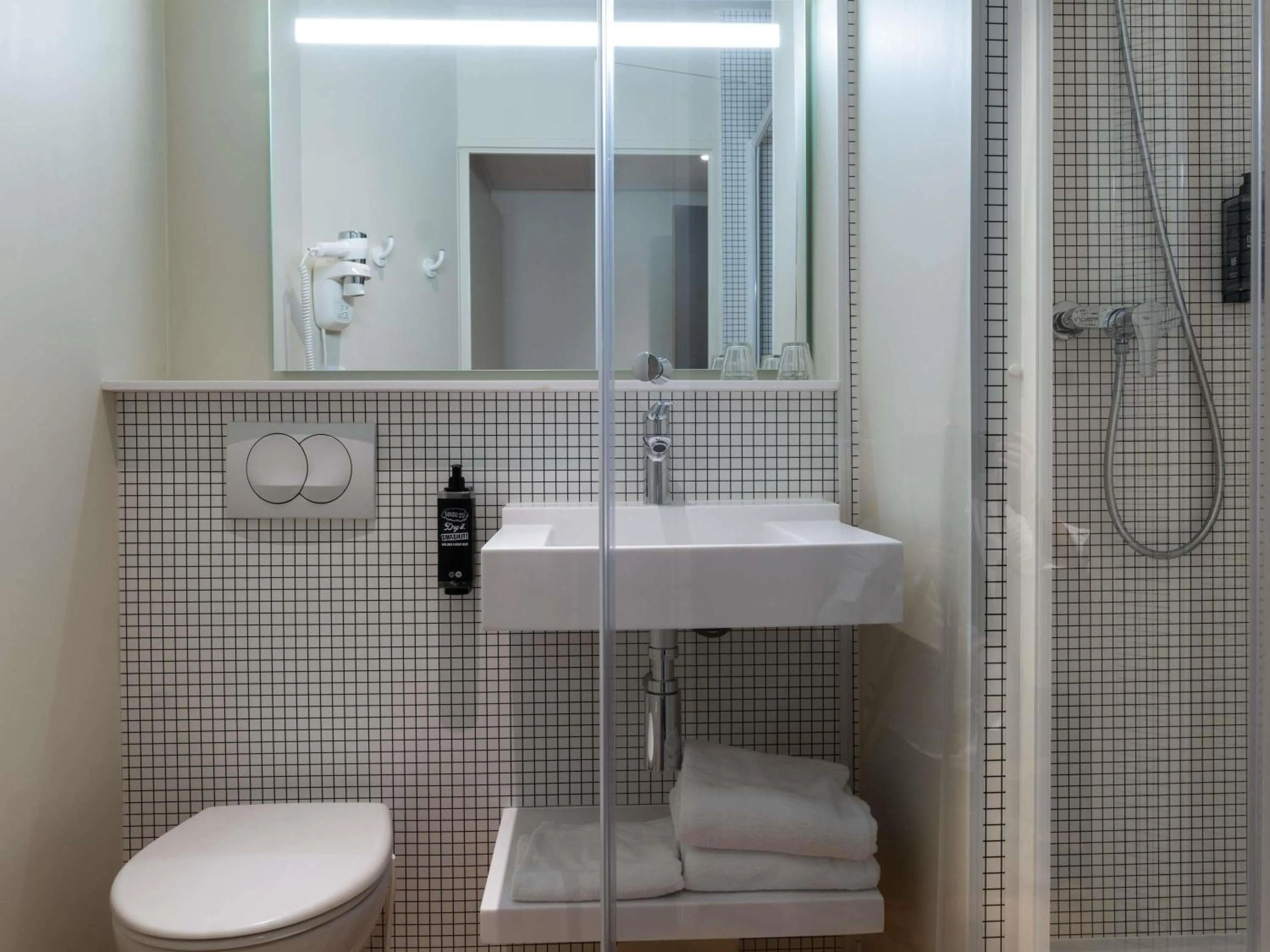 Bedroom in Ibis Budget Saint Malo Centre