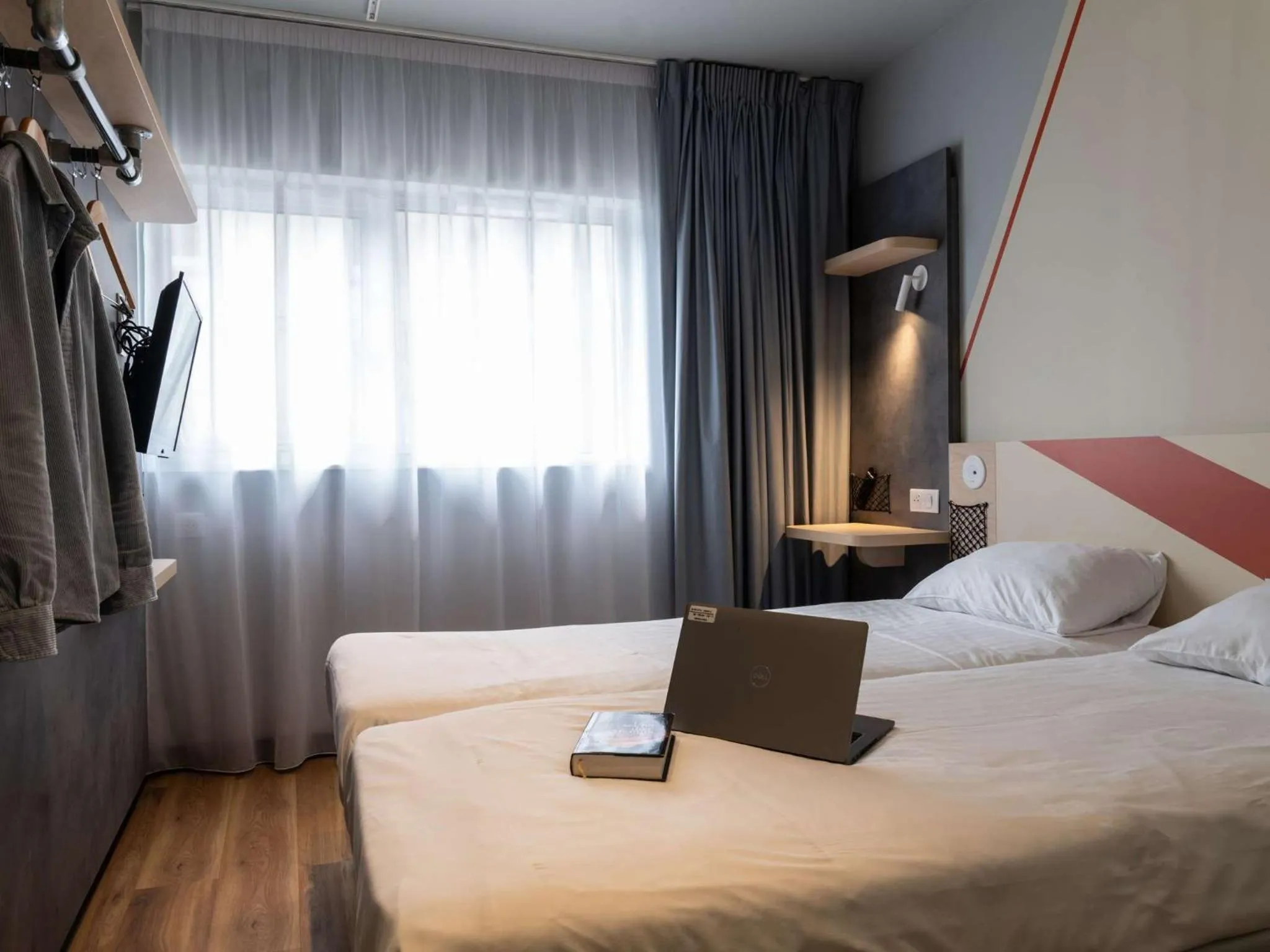 Bed in Ibis Budget Saint Malo Centre