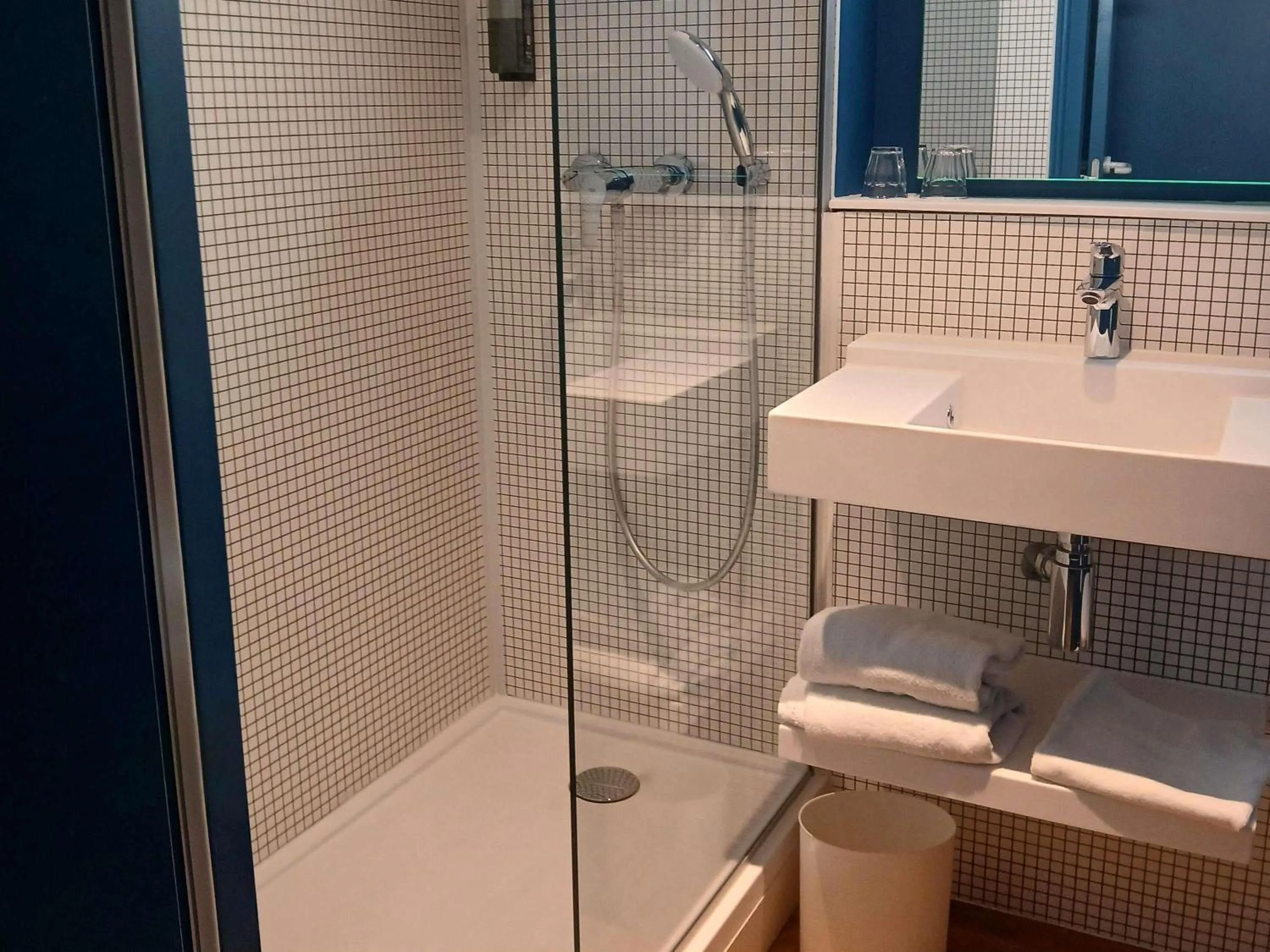 Bedroom in Ibis Budget Saint Malo Centre