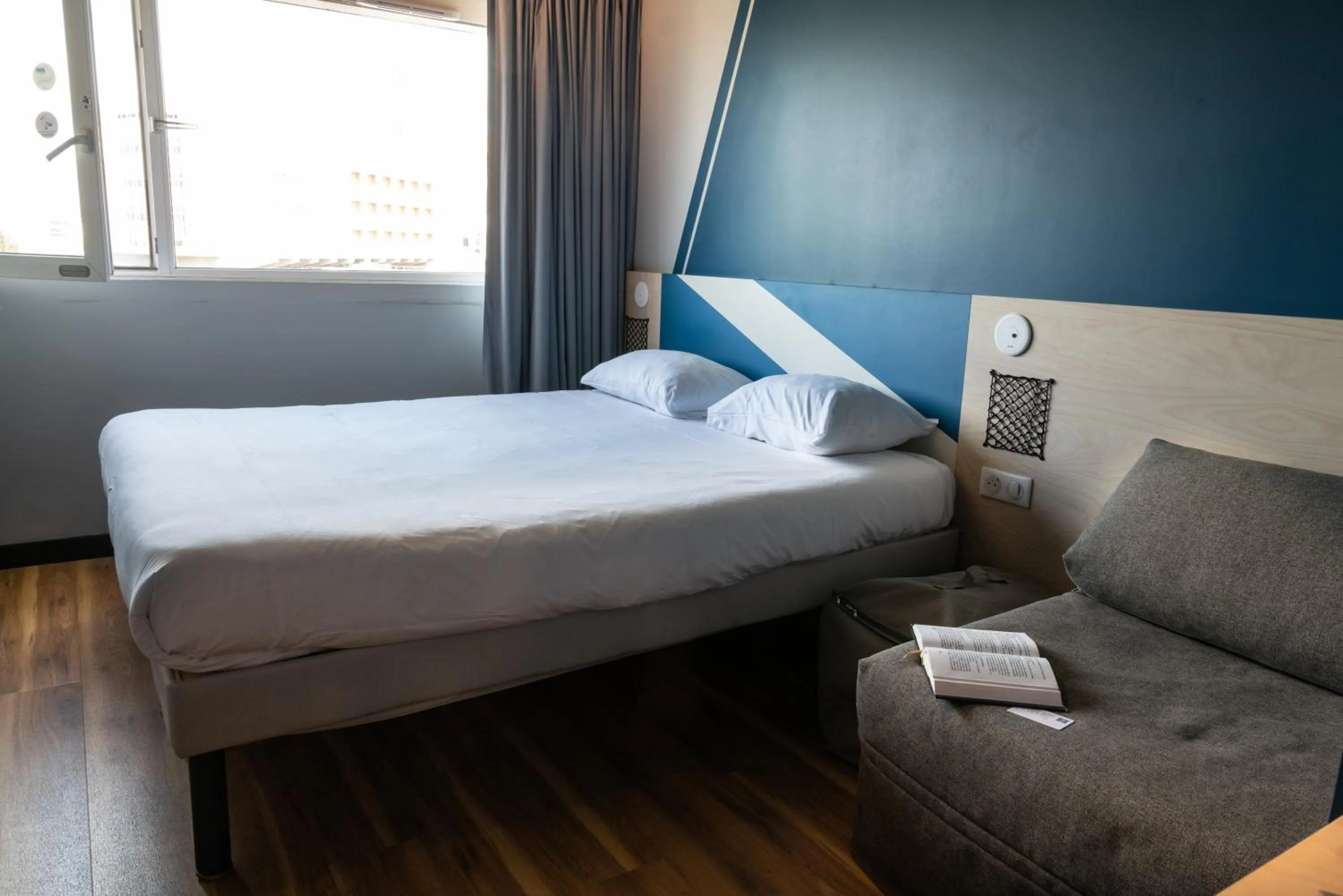 Bed in Ibis Budget Saint Malo Centre