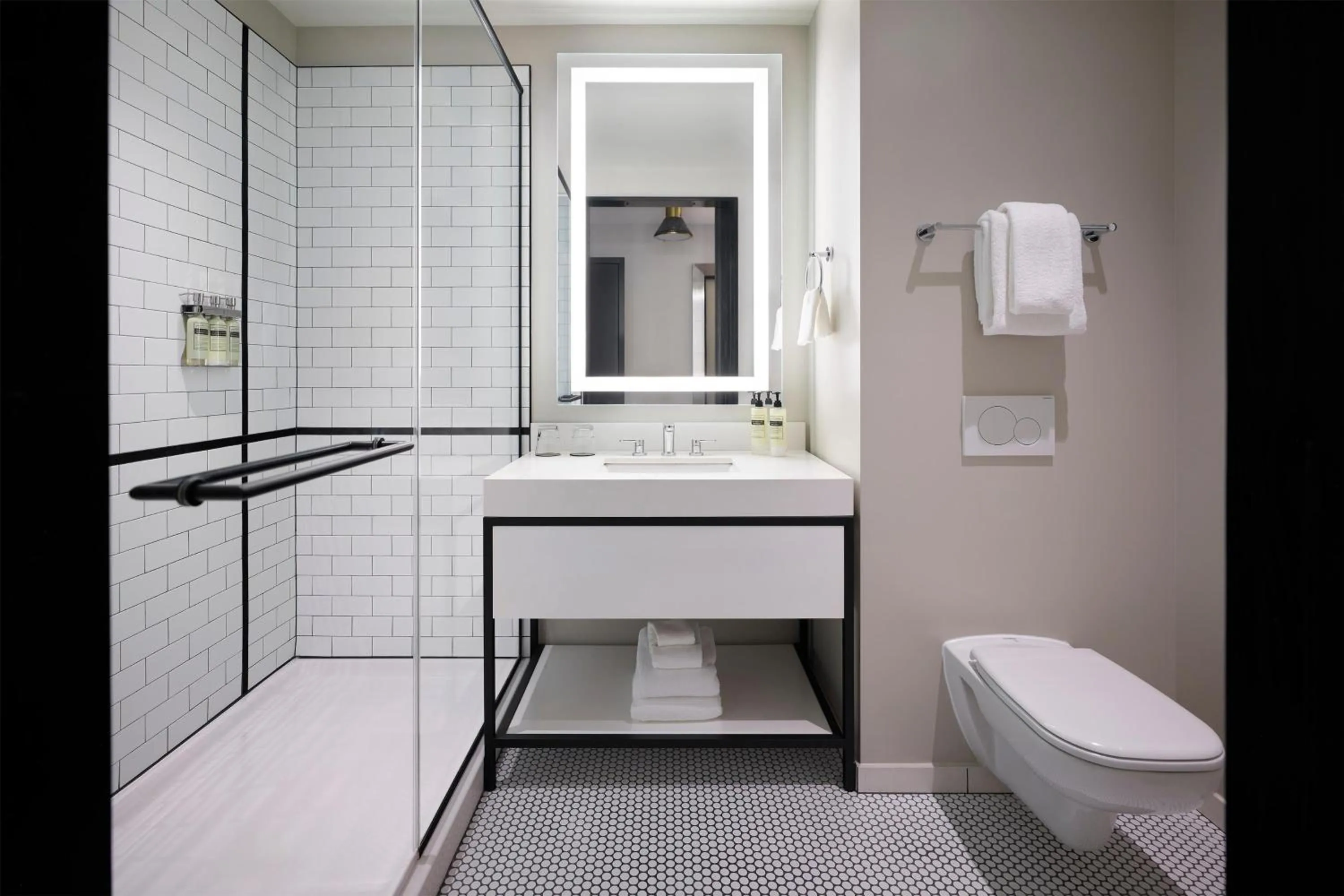 Bathroom in Arlo Chicago