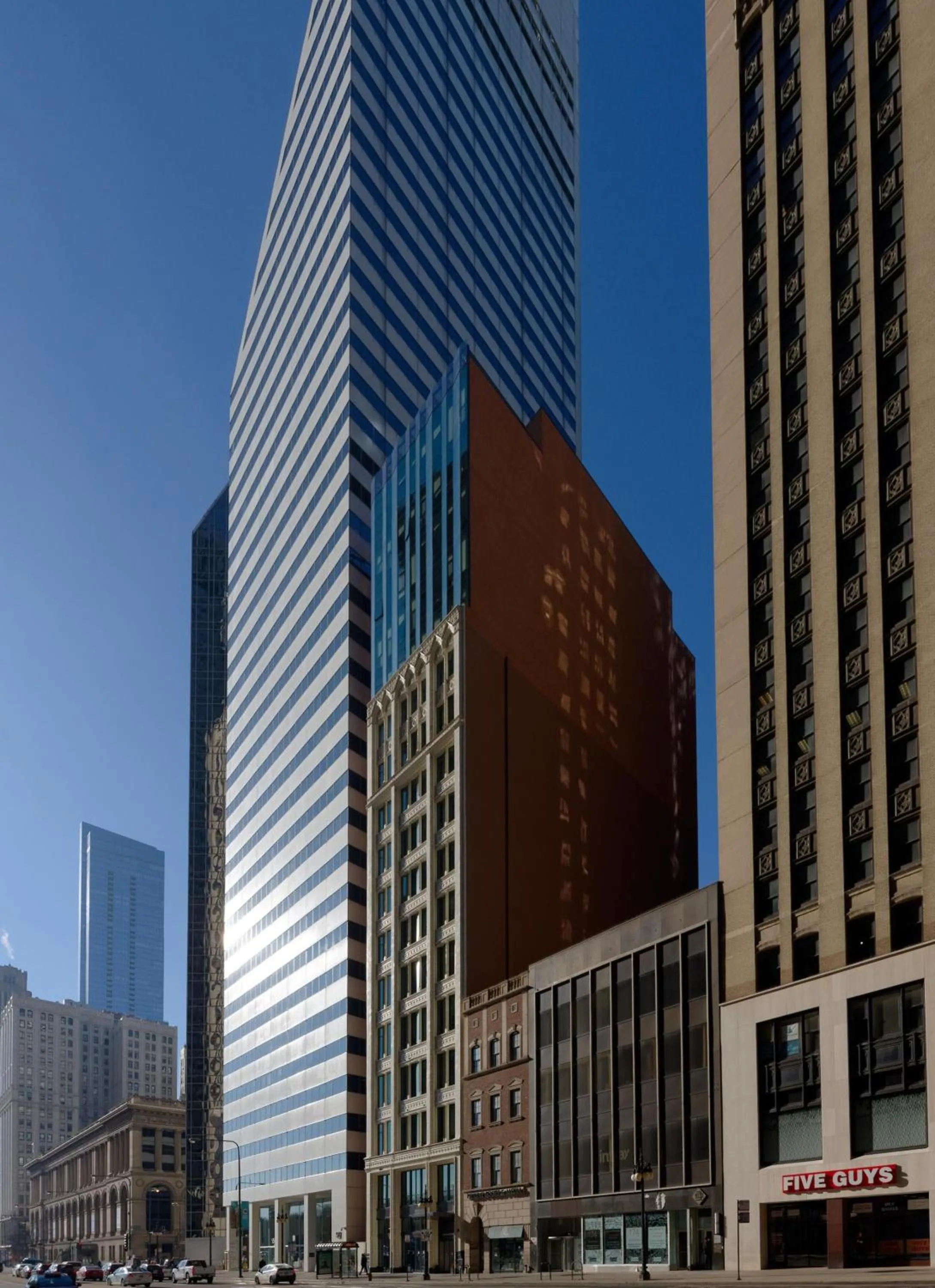 Property building in Arlo Chicago