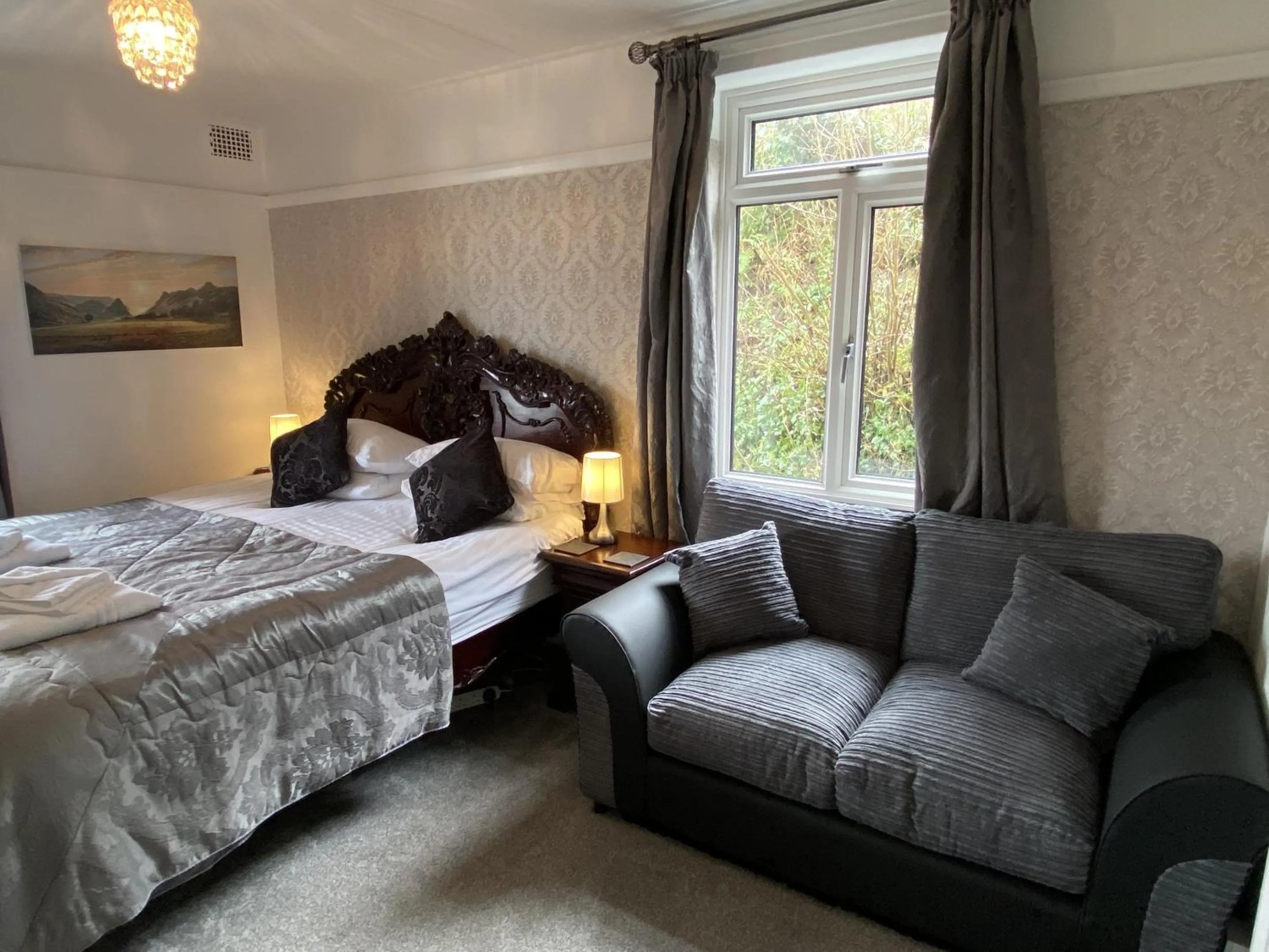 Bedroom, Bed in The North Cliff Hotel