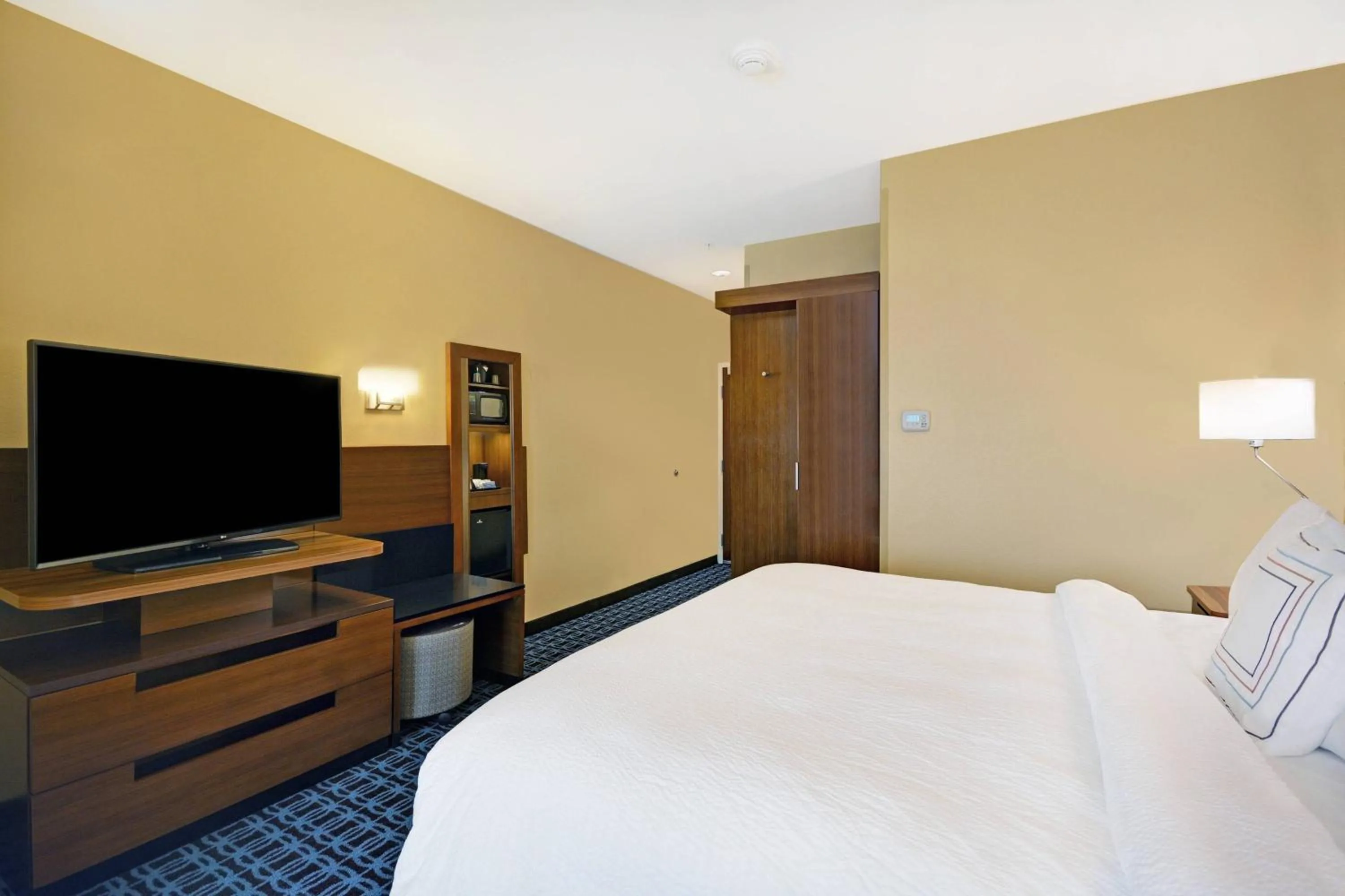 Bedroom, Bed in Fairfield Inn & Suites by Marriott Savannah SW/Richmond Hill