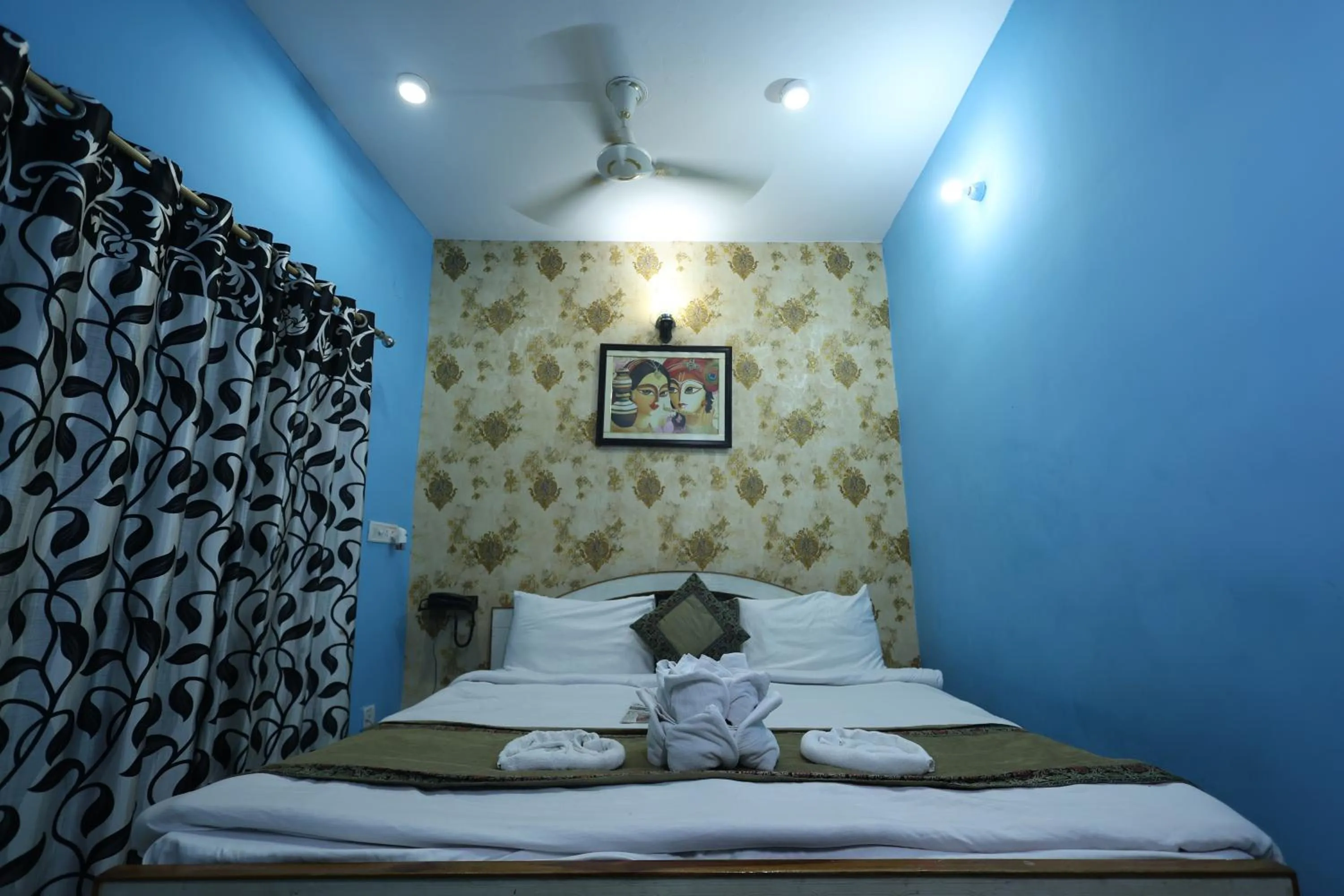 Bedroom, Bed in Hotel Anand LOK