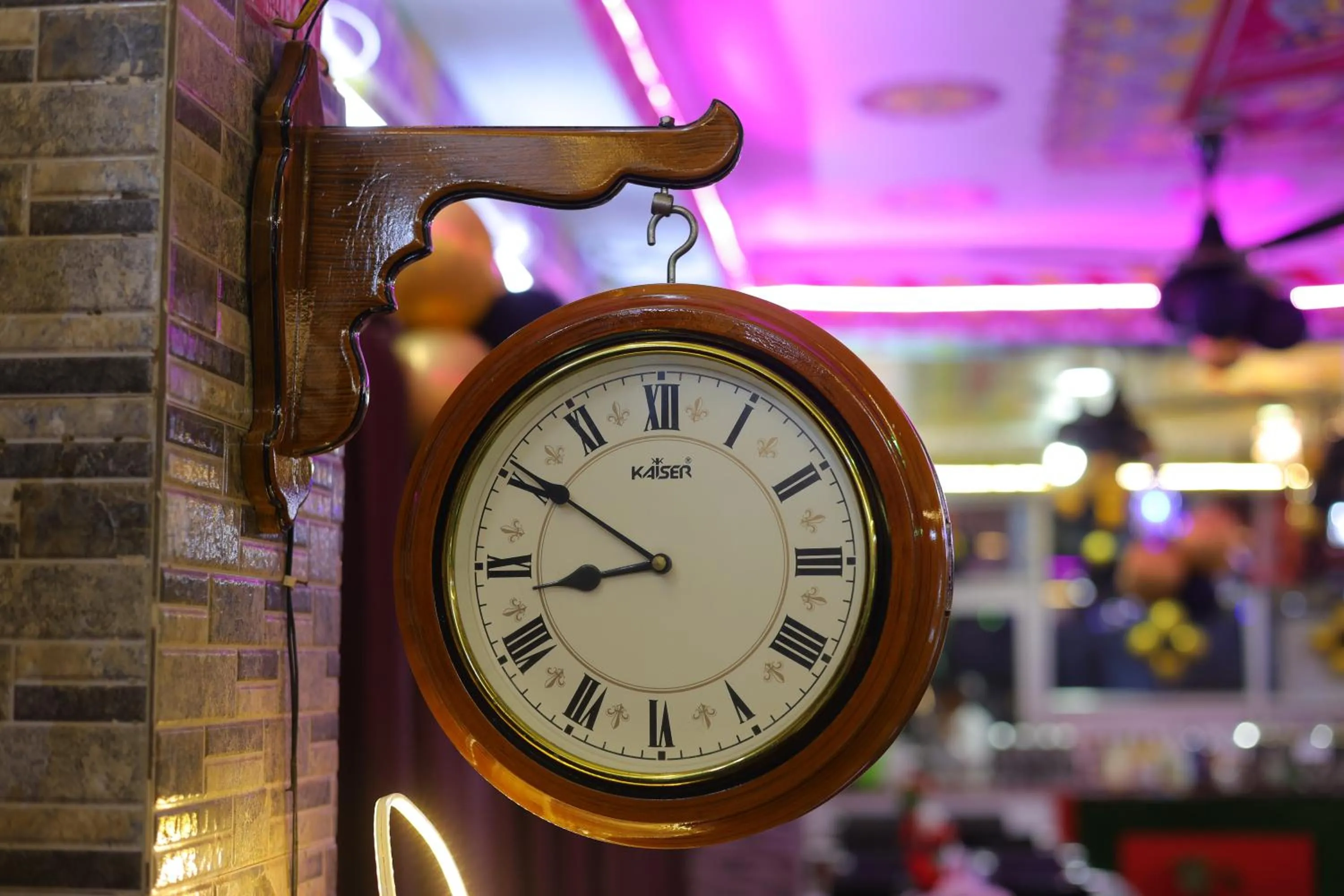 Restaurant/places to eat in Hotel Anand LOK