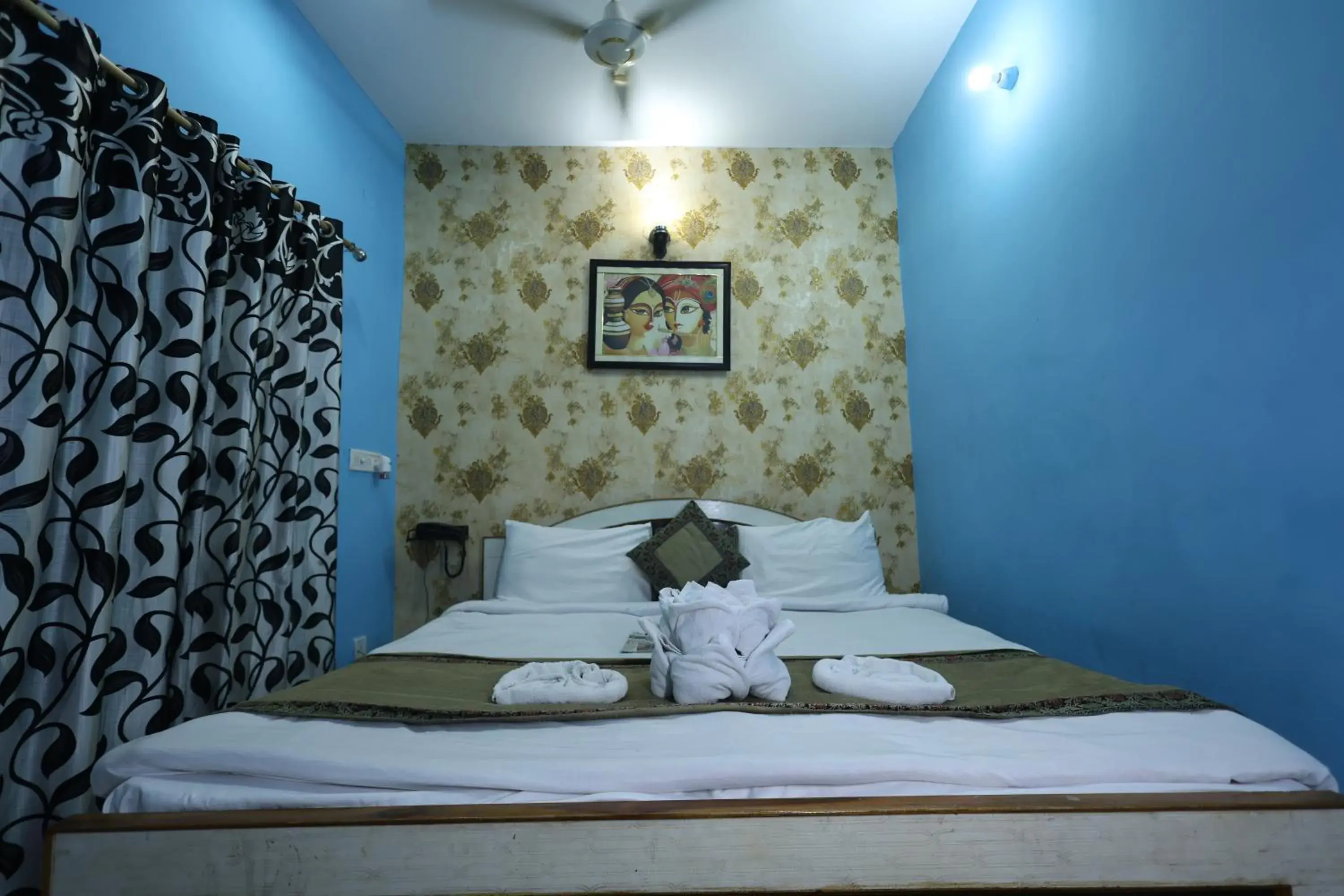 Deluxe Double or Twin Room in Hotel Anand LOK Deluxe Double or Twin Room in Hotel Anand LOK