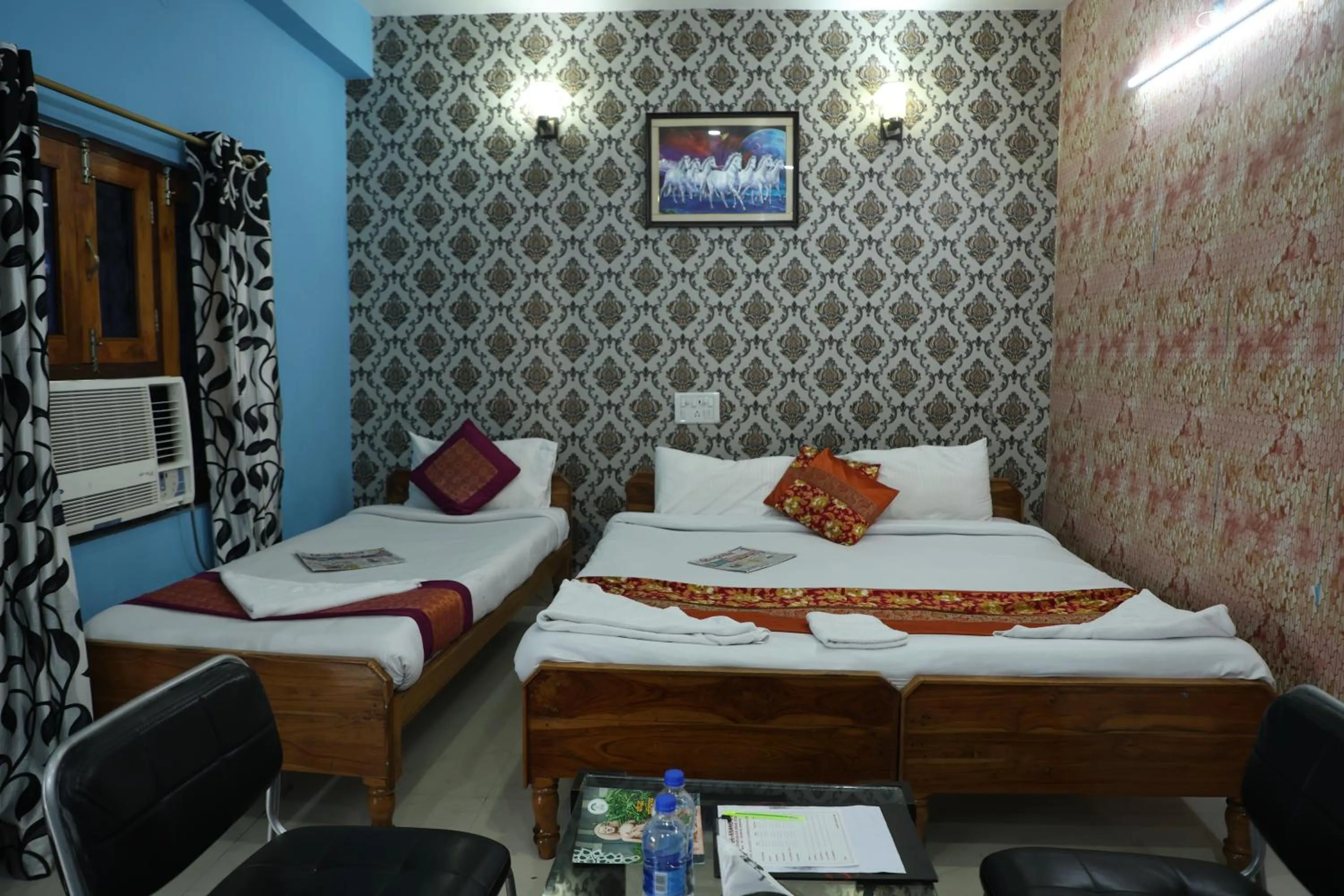 Bed in Hotel Anand LOK