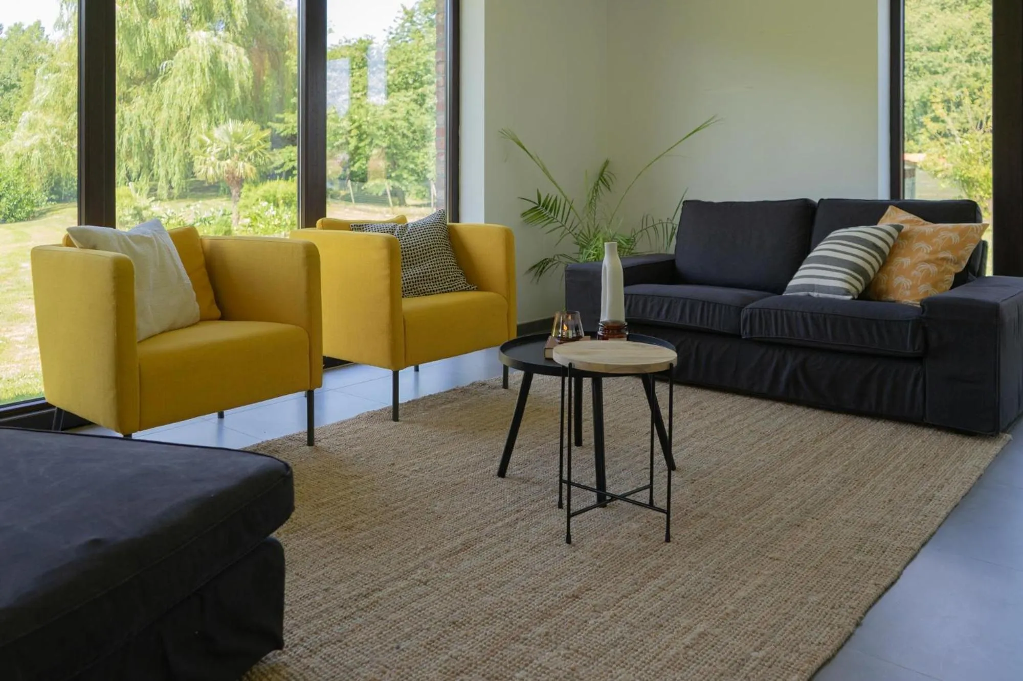 Communal lounge/ TV room in Au Petit Canteleu - Bed & Breakfast