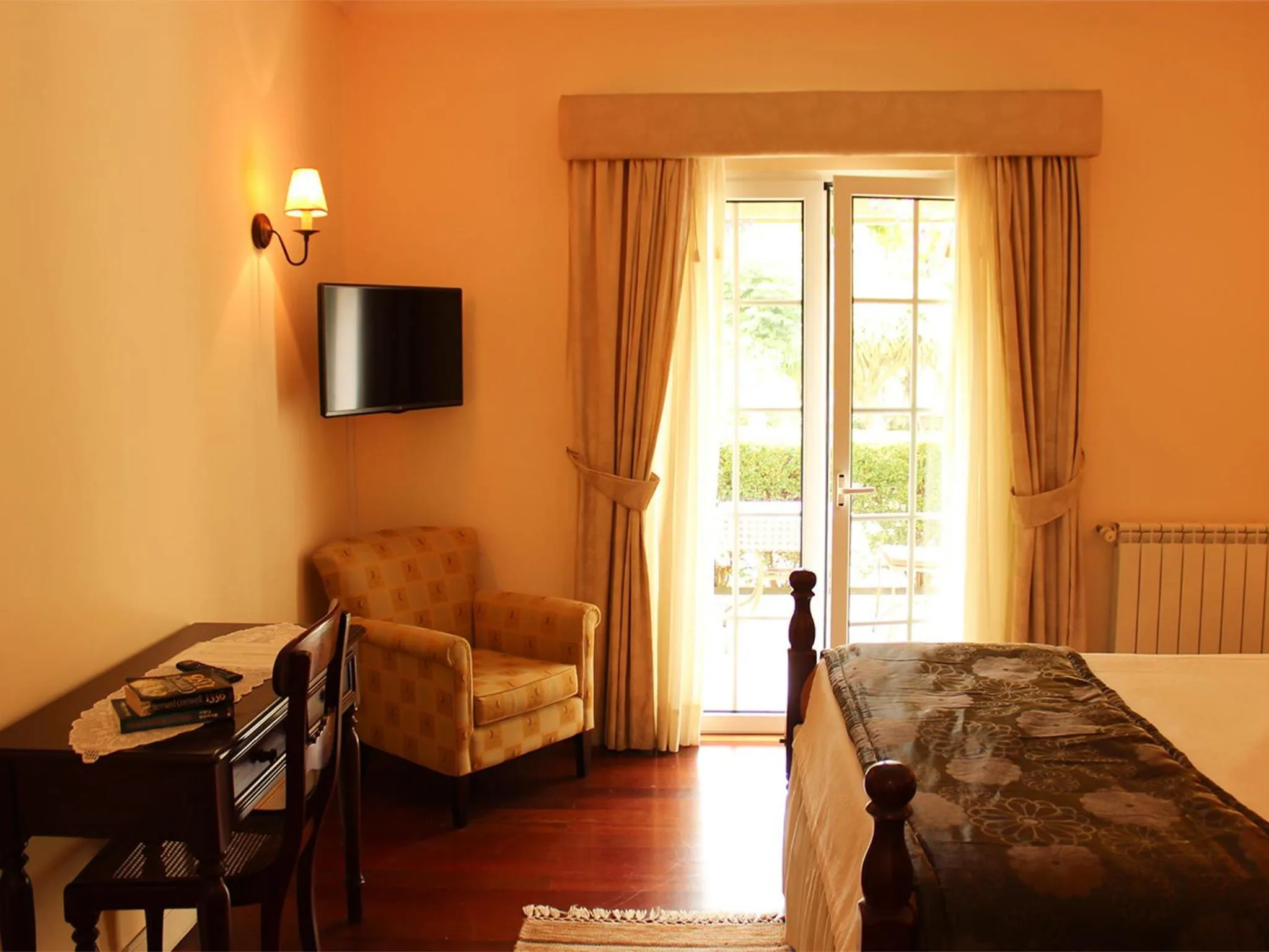 TV and multimedia, Bed in Solar de Boaventura