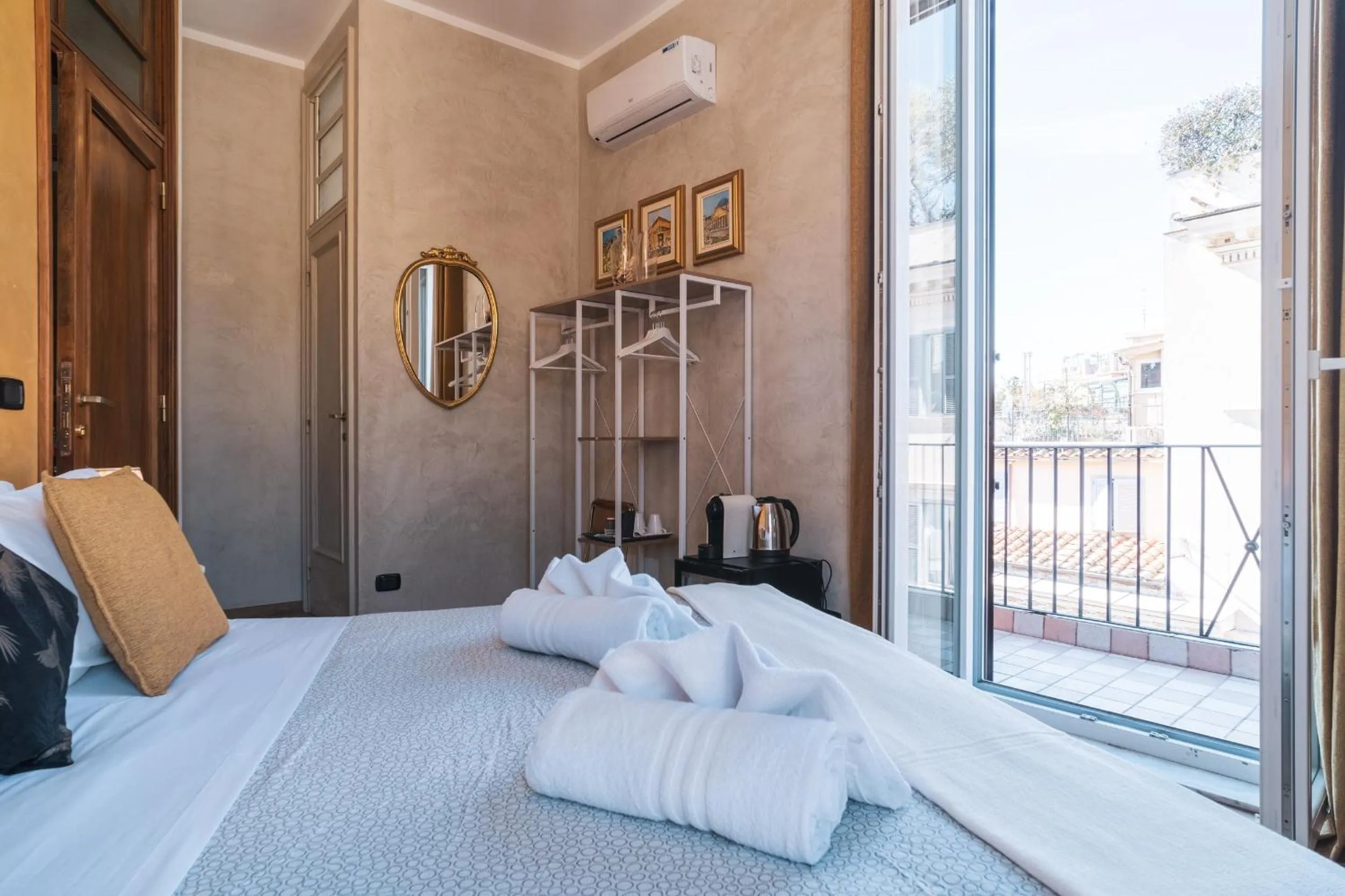 Bed in Golden Rooms Piazza di Spagna