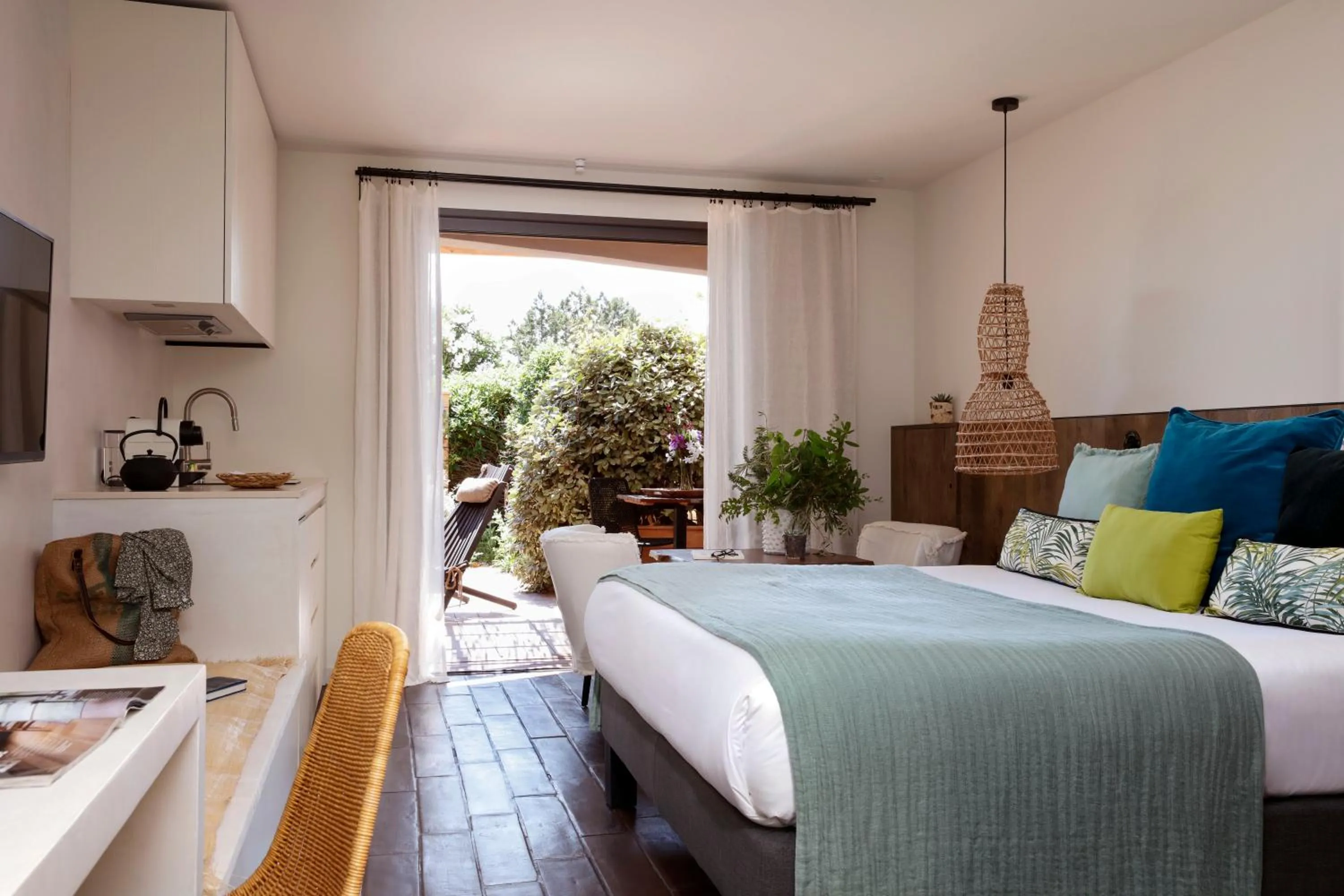 Patio, Bed in Domaine Santa Giulia Palace