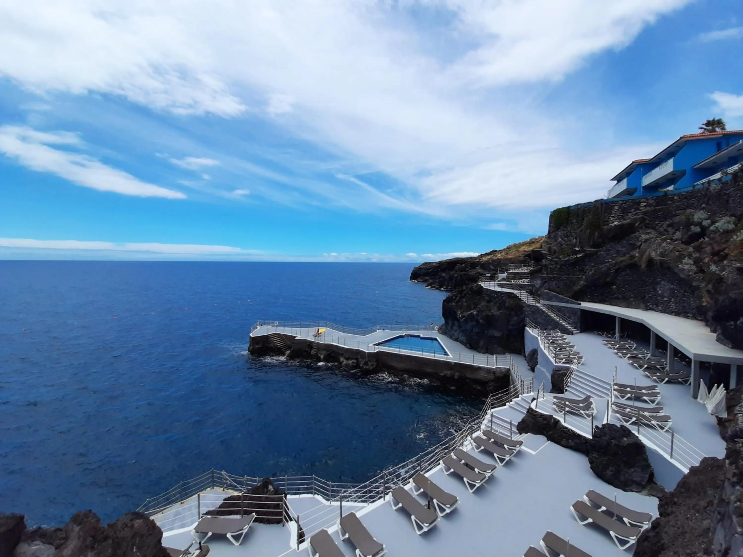 Swimming pool in Hotel Roca Mar