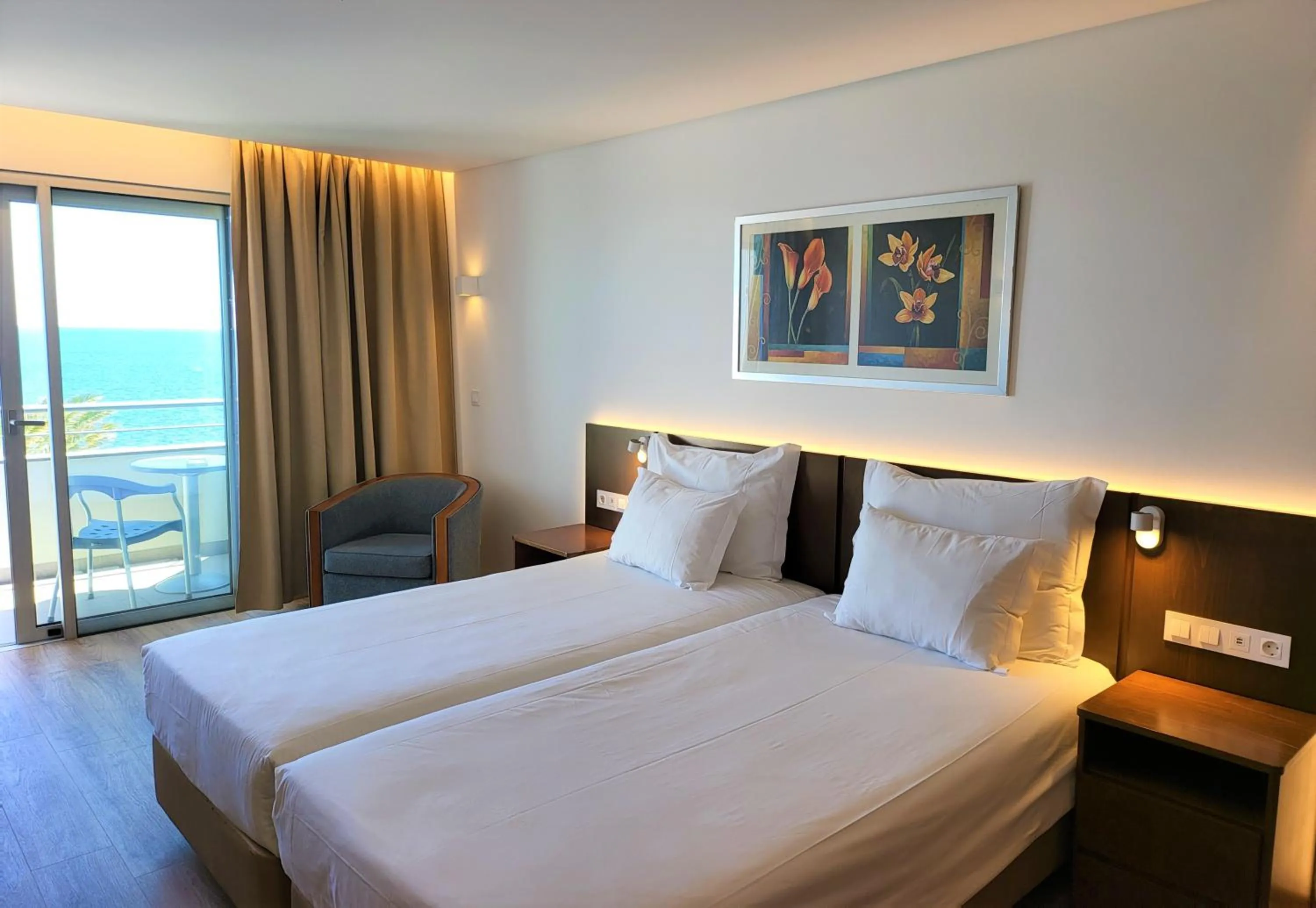 Bedroom, Bed in Hotel Roca Mar