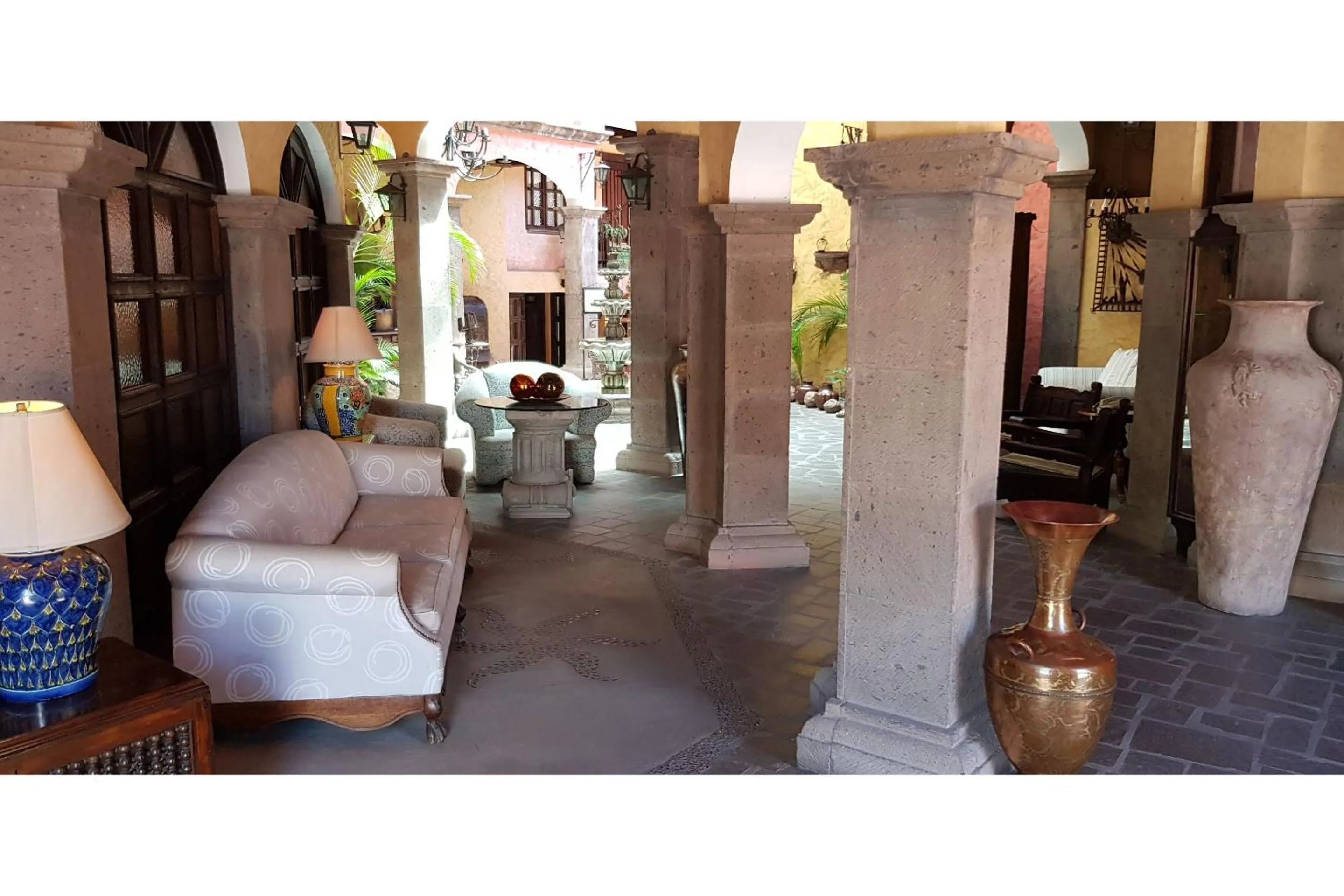 Lobby or reception in Hotel Boutique Posada De Las Flores Loreto