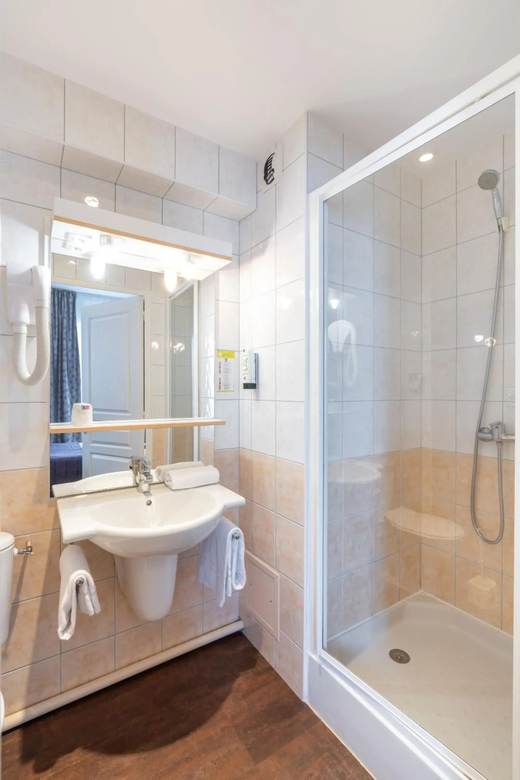 Deluxe Single Room - single occupancy in Hotel des Ducs Deluxe Single Room - single occupancy in Hotel des Ducs