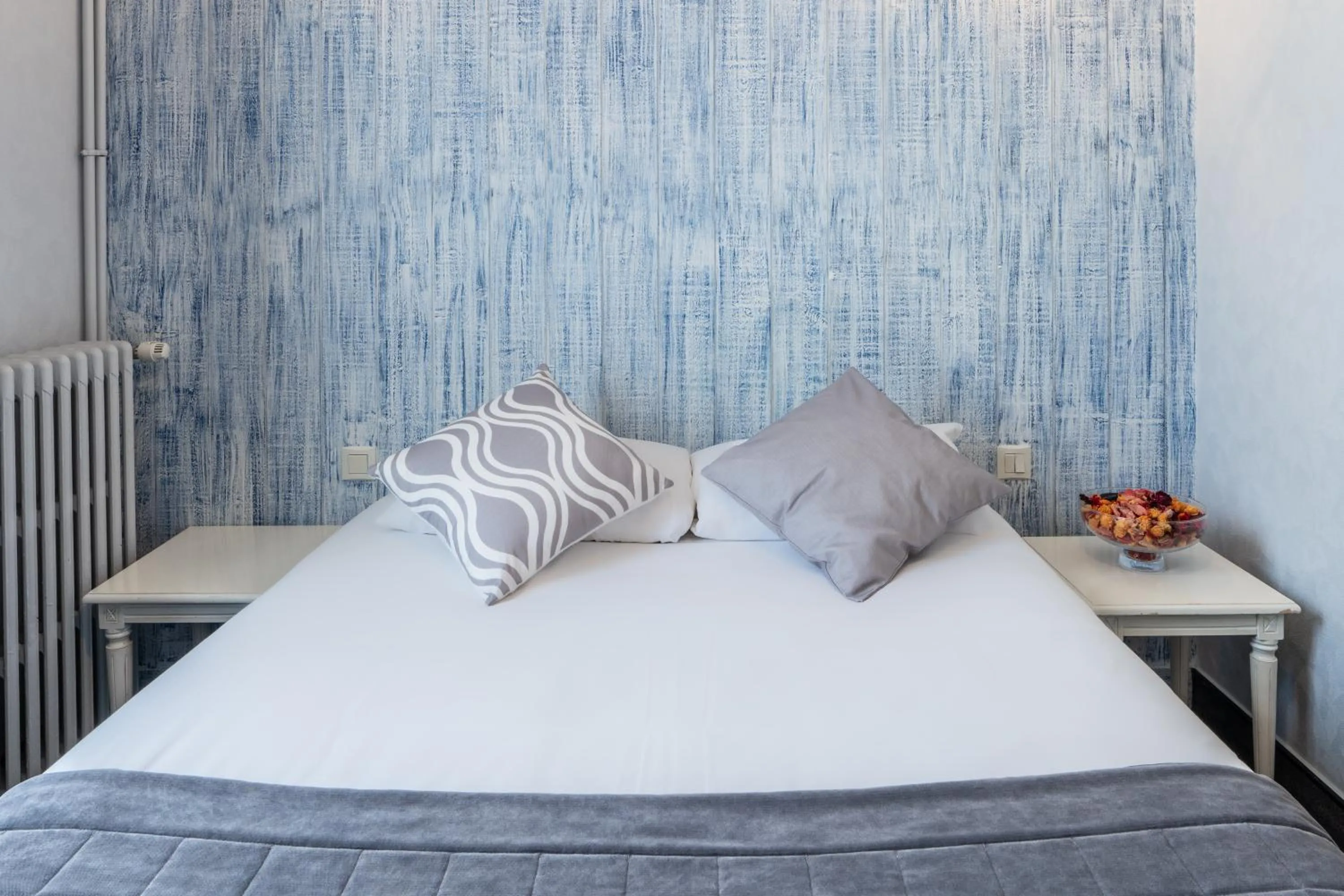 Bedroom, Bed in Hotel des Ducs