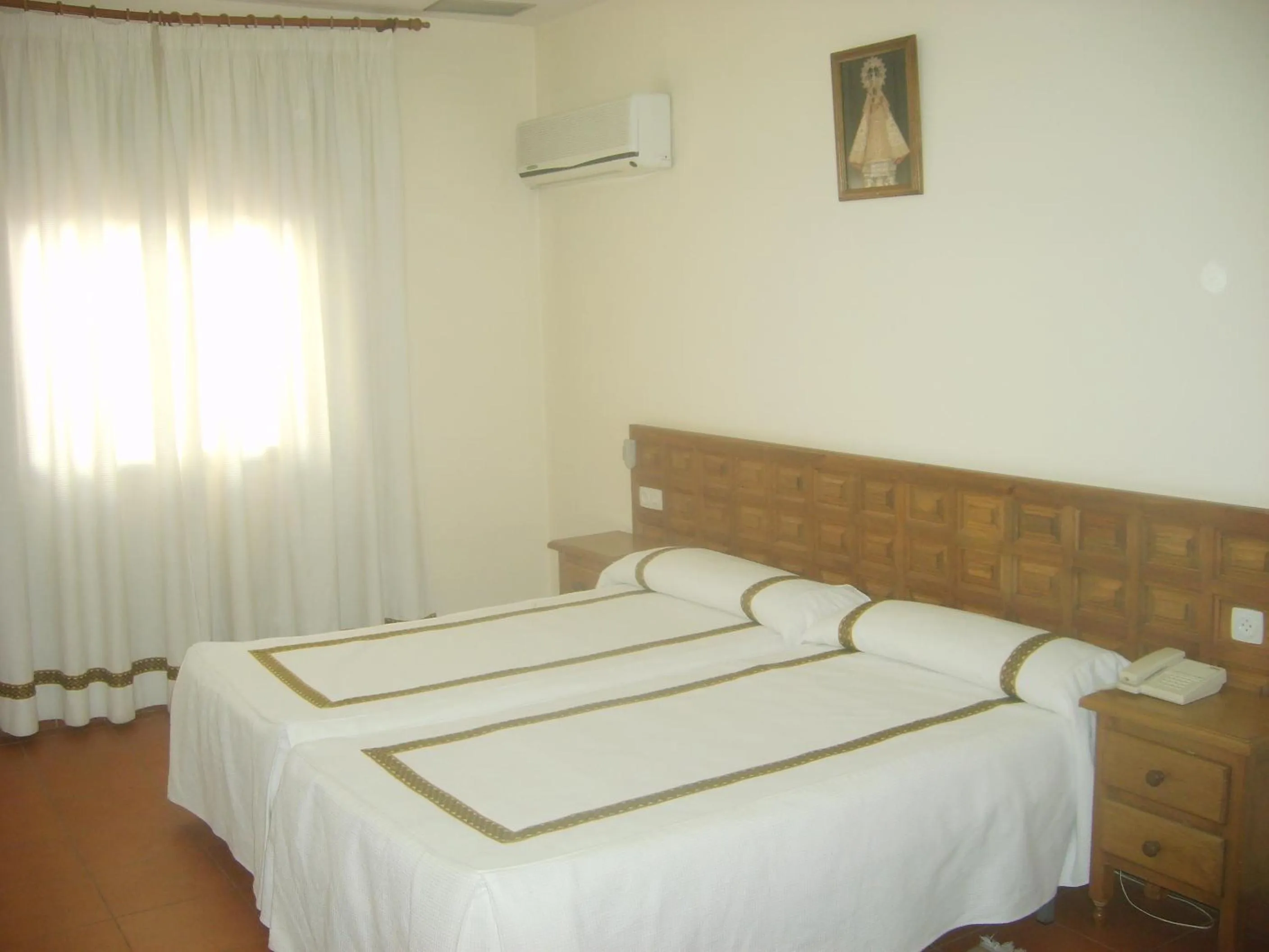 Photo of the whole room, Bed in Hotel Hispanidad