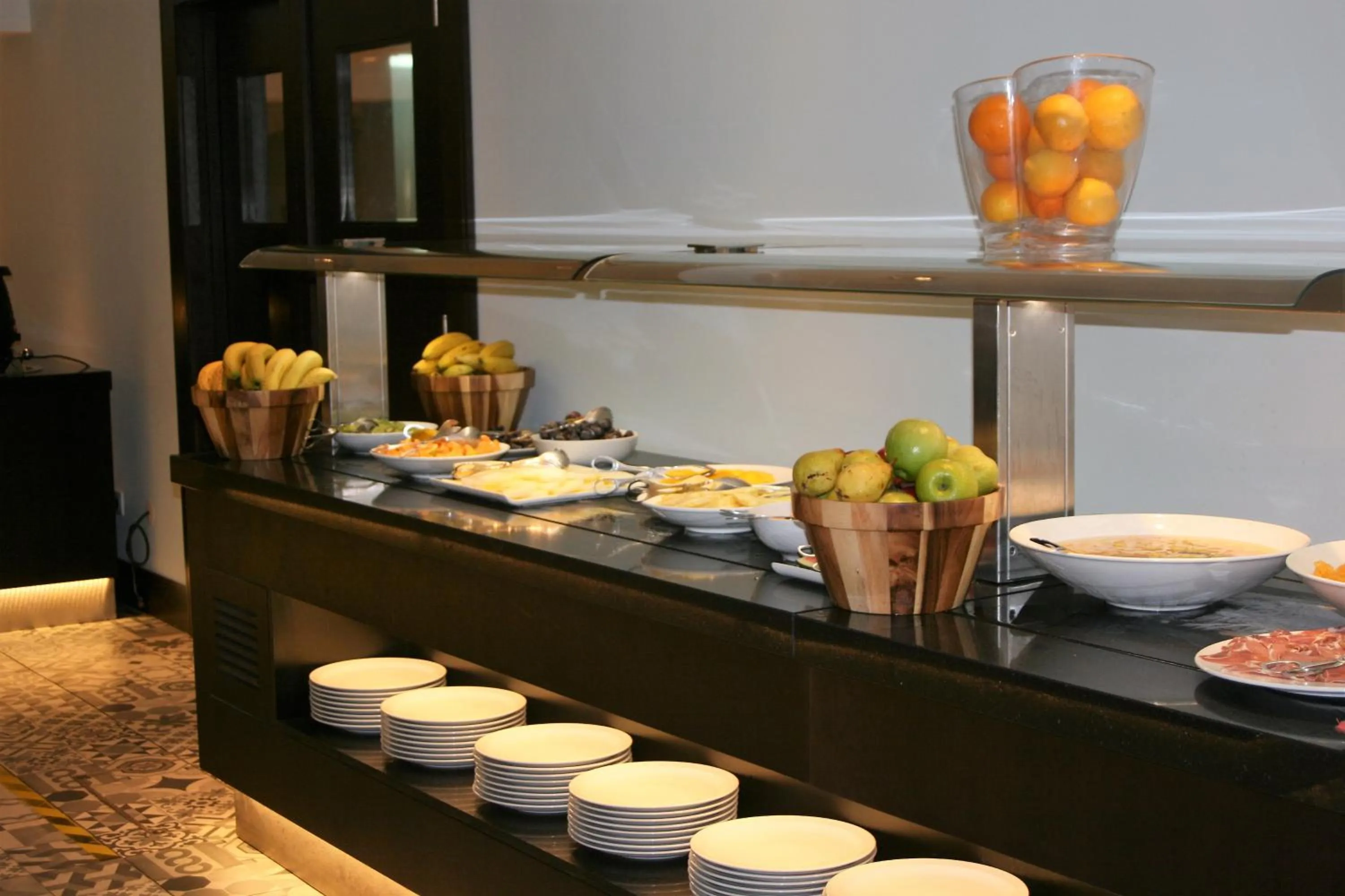 Restaurant/places to eat in Dona Filipa Hotel